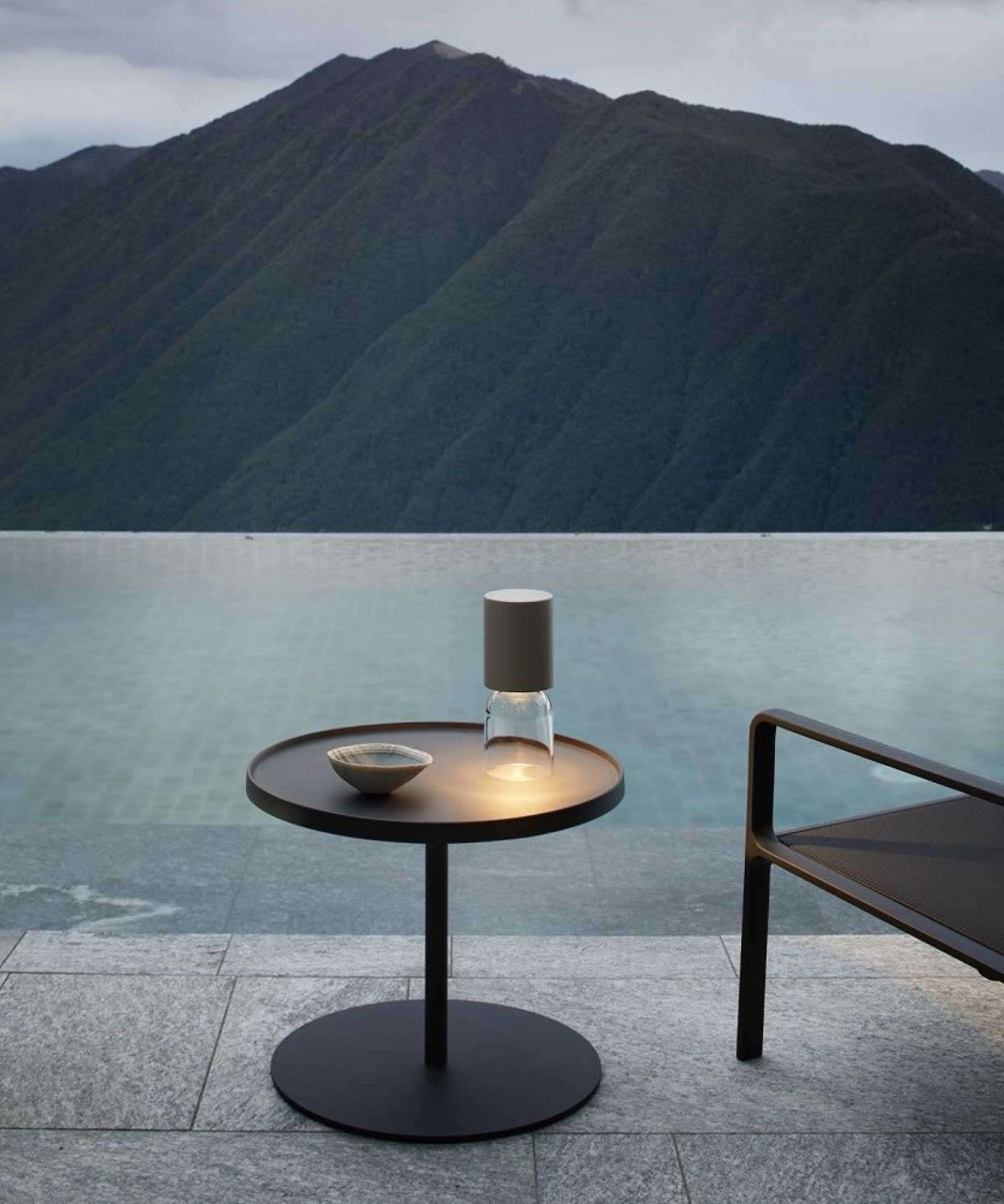 A02R1 NUI Mini Outdoor Portable lamp / Table lamp Luceplan