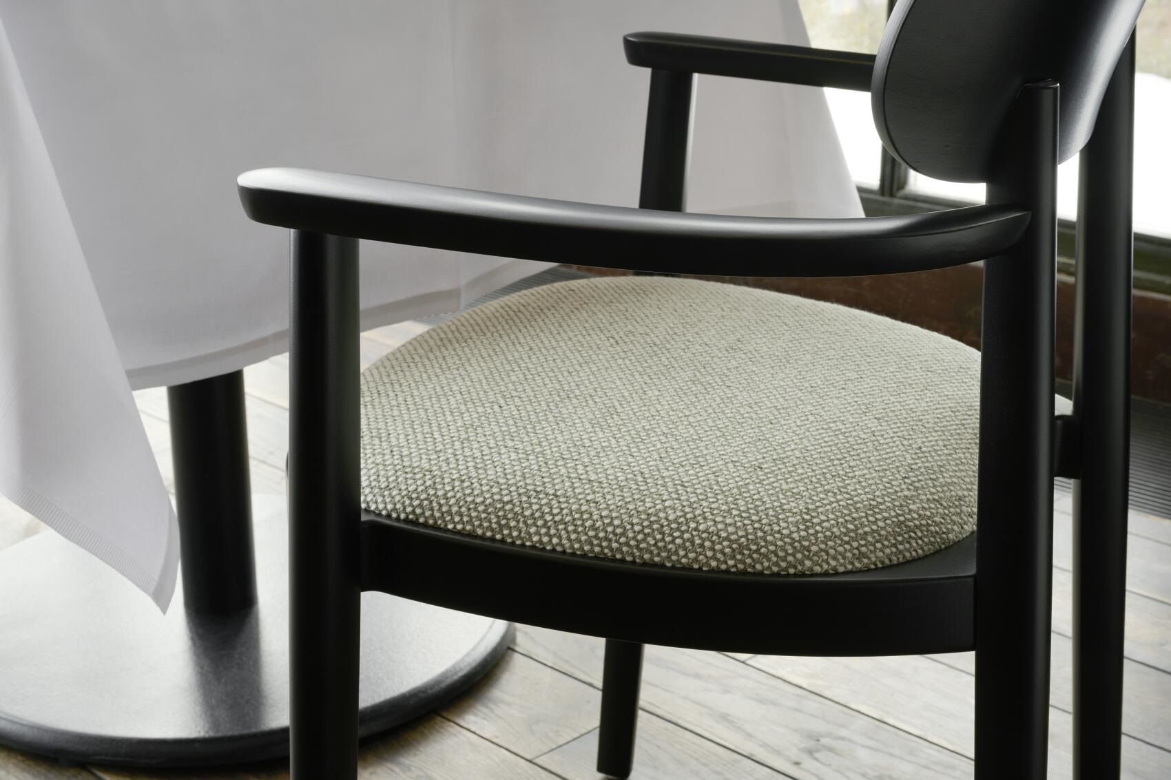 118 SPFV Wooden chair with armrests Thonet