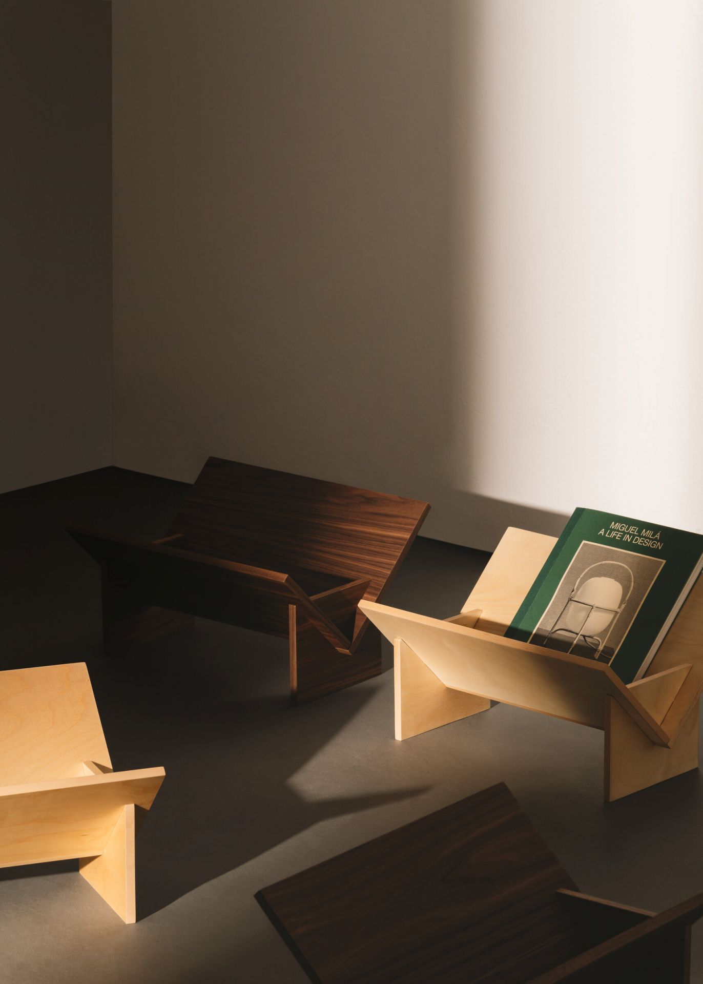 Oakland Bookcase birch Santa & Cole