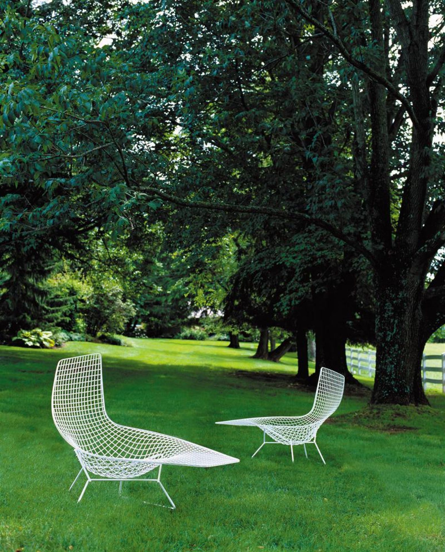 Bertoia Asymmetrical Recliner OUTDOOR Knoll International