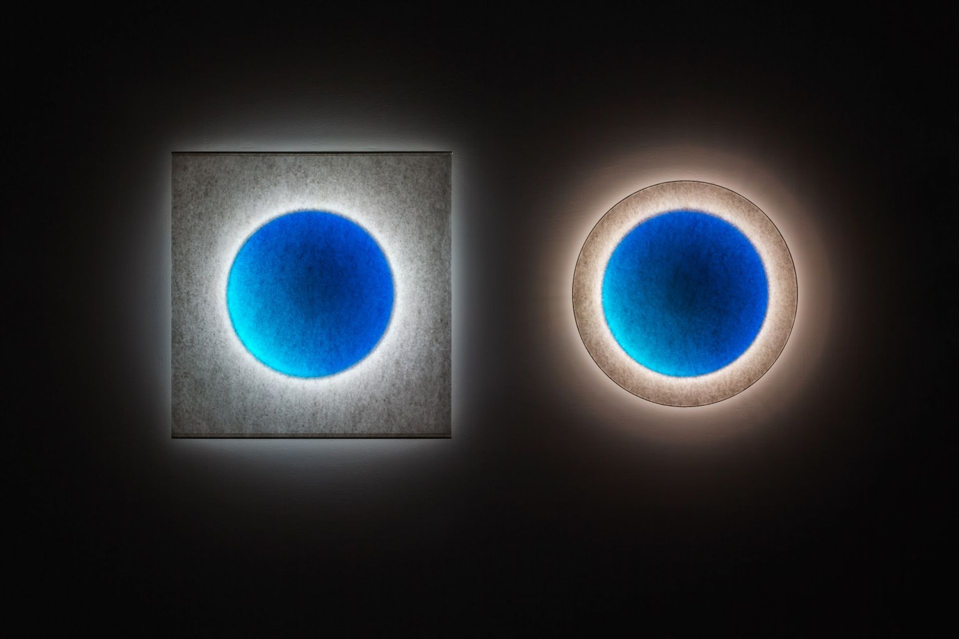 Moodmoon Round Wall Light Ingo Maurer