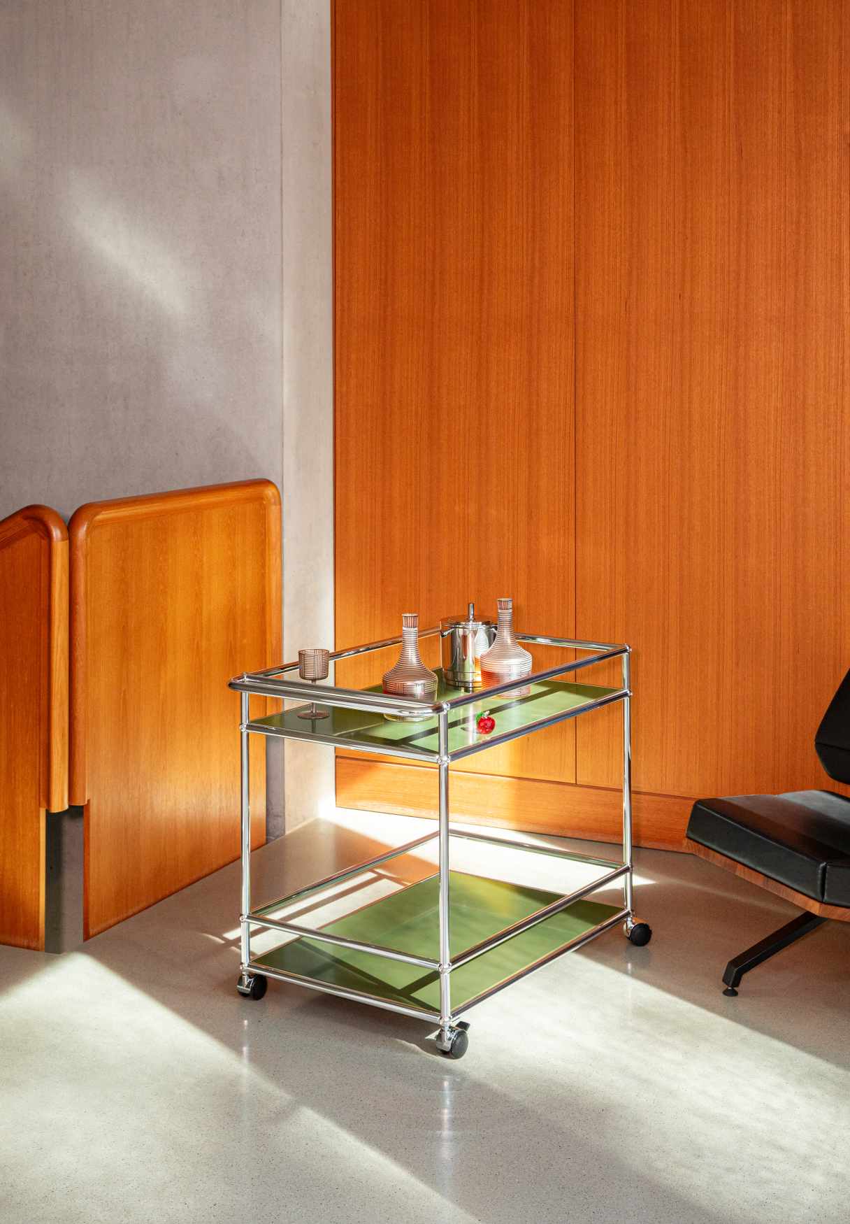 USM Haller serving trolley olive green NEW STANDARD COLOUR