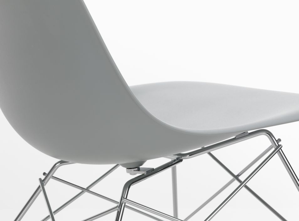 Eames Plastic Side Chair LSR Chair Vitra