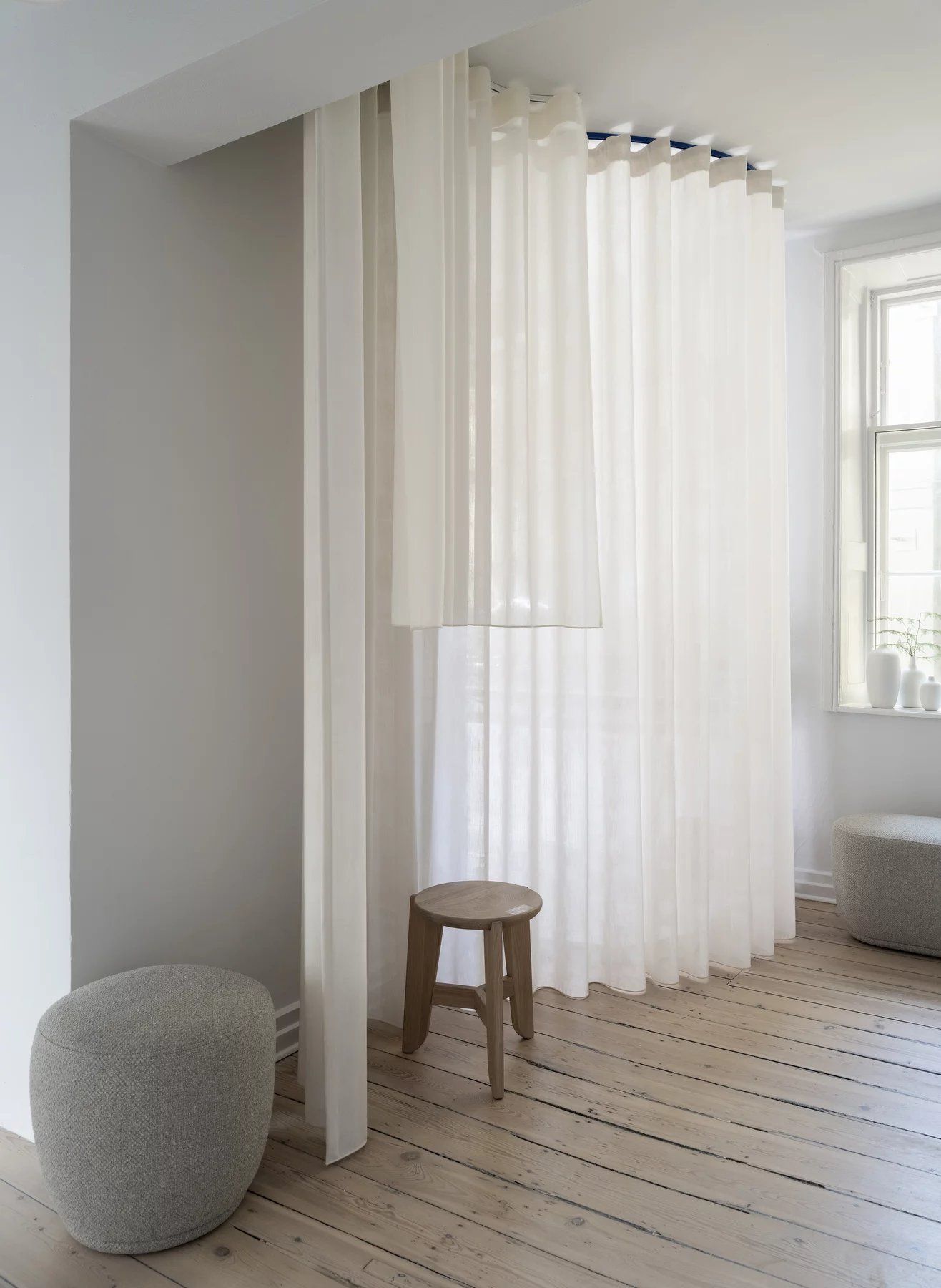 Kuon 2-seater sofa Blomus Boucla - Shitake 