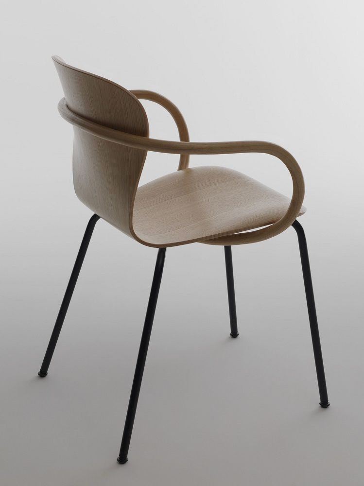 S 220 F Chair with armrest Thonet