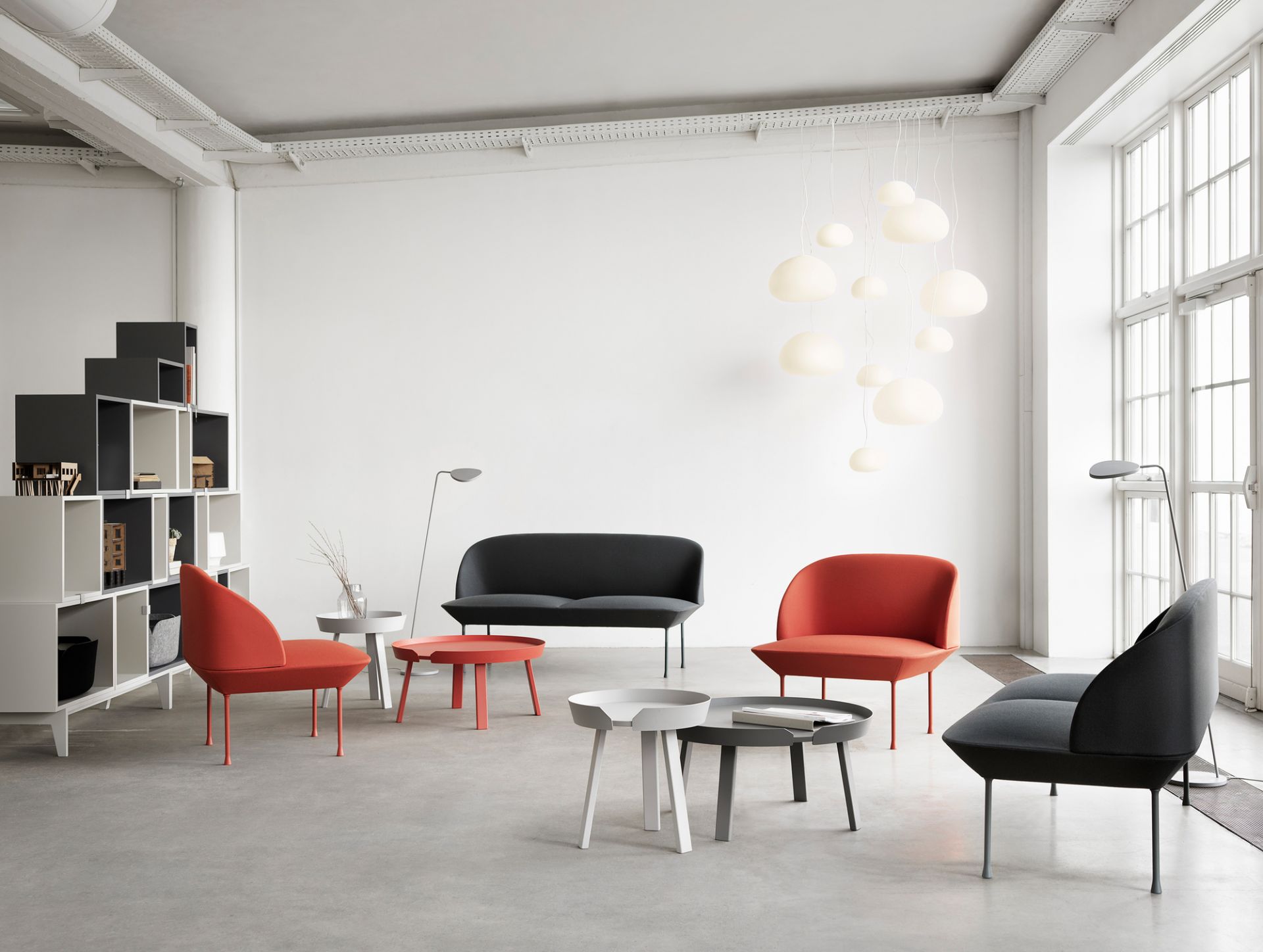 Around Coffee Table Small Side Table Muuto