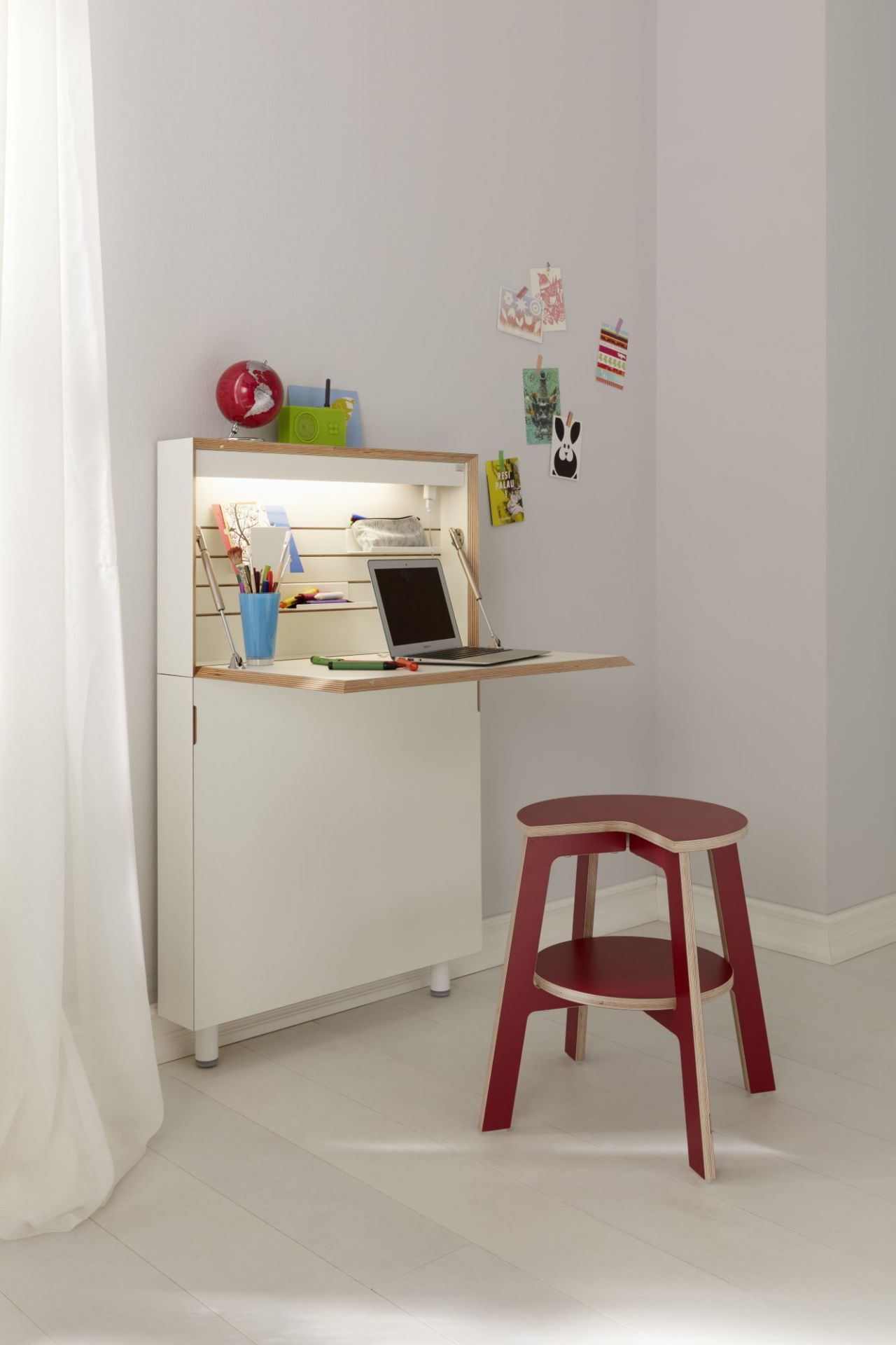 Flatmate Secretary Müller Möbelwerkstätten
