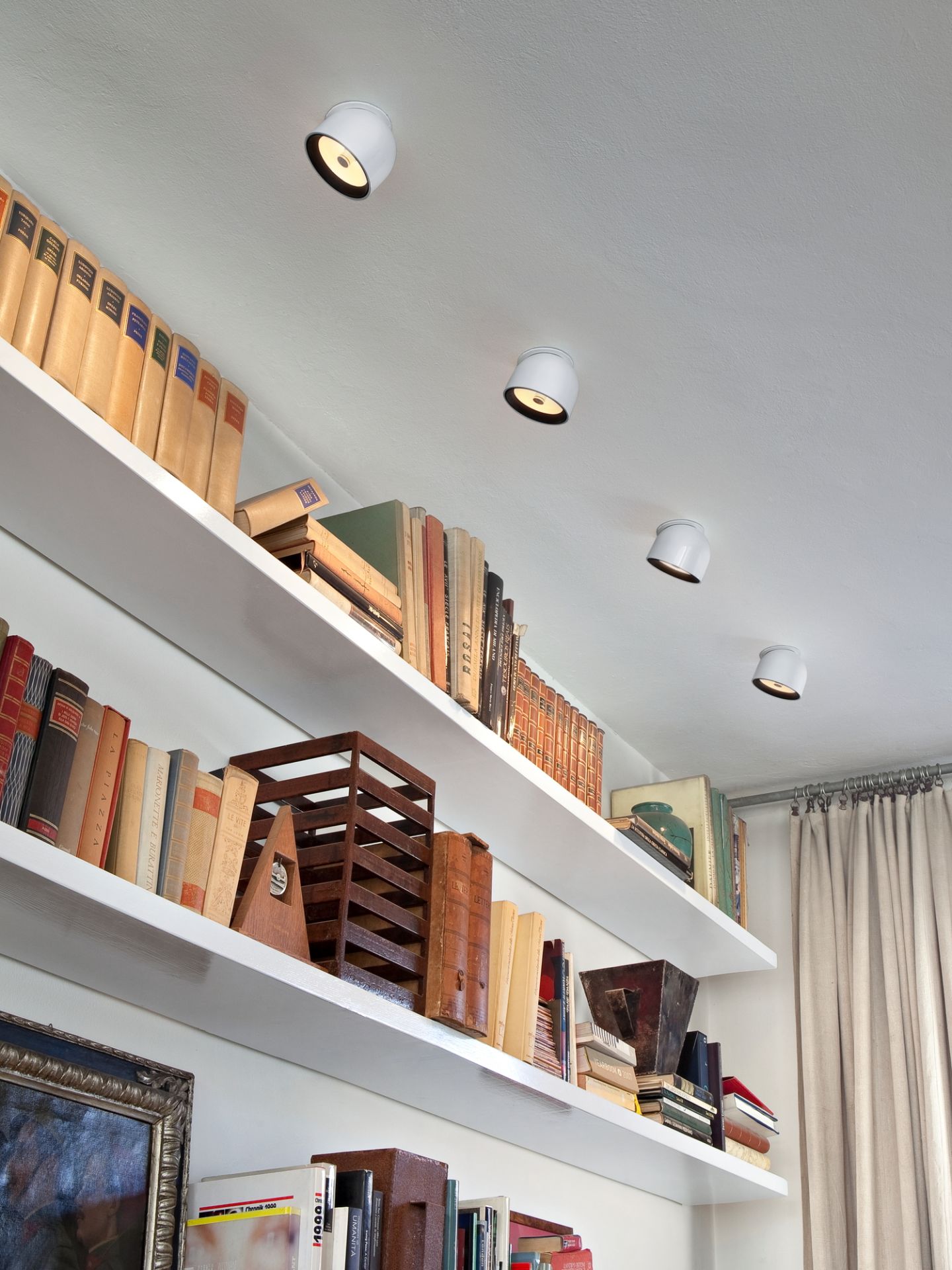 Wan C/W Ceiling and wall lamp Flos