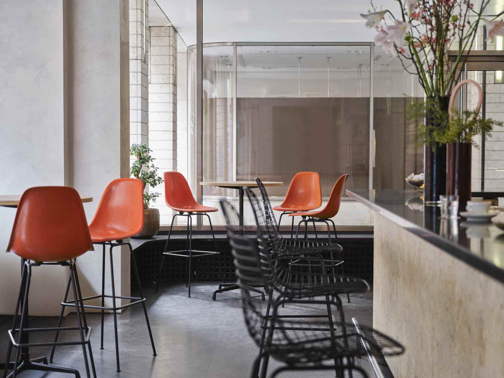 Eames Fibreglass Bar Stool High Bar Stool Vitra  