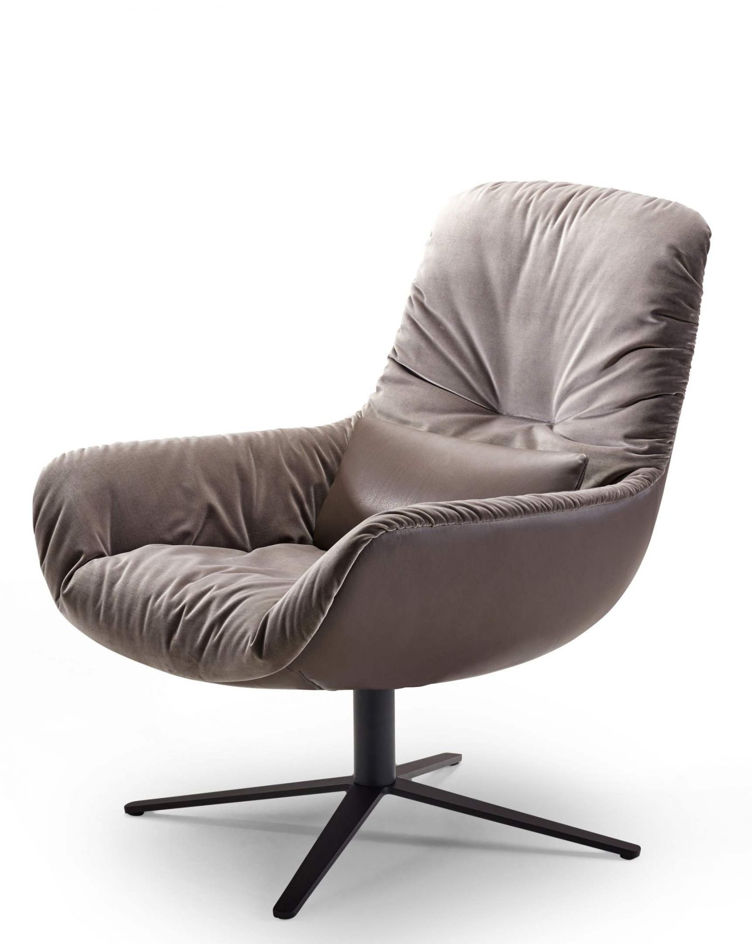 Leya Lounge chair Freifrau Manufaktur