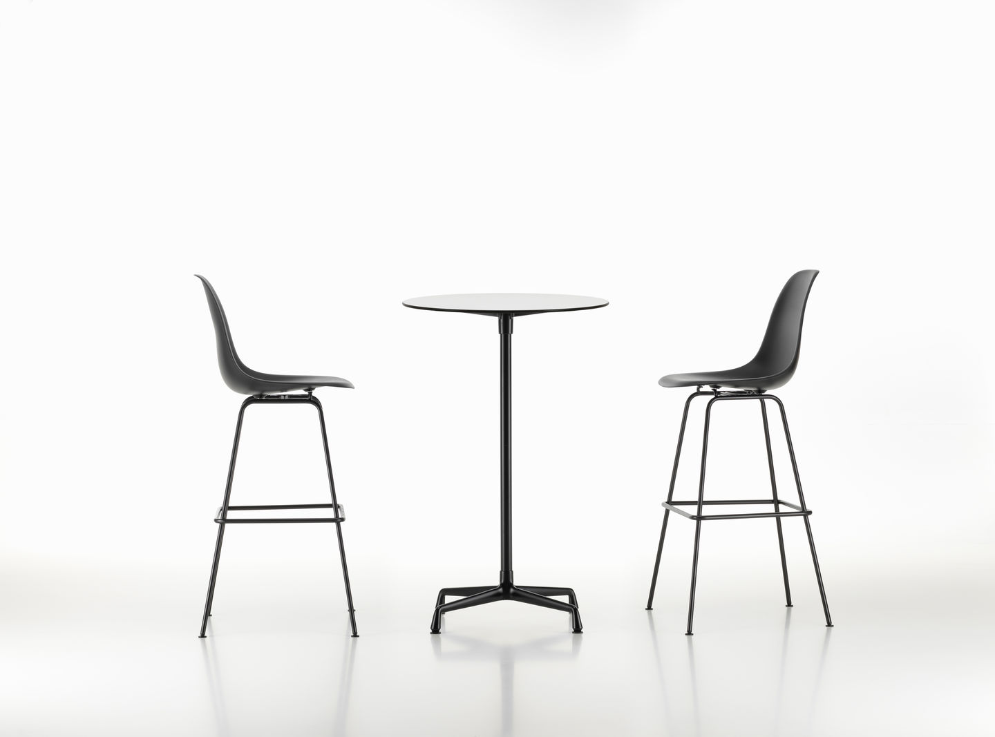 Eames Fibreglass Bar Stool High Bar Stool Vitra  