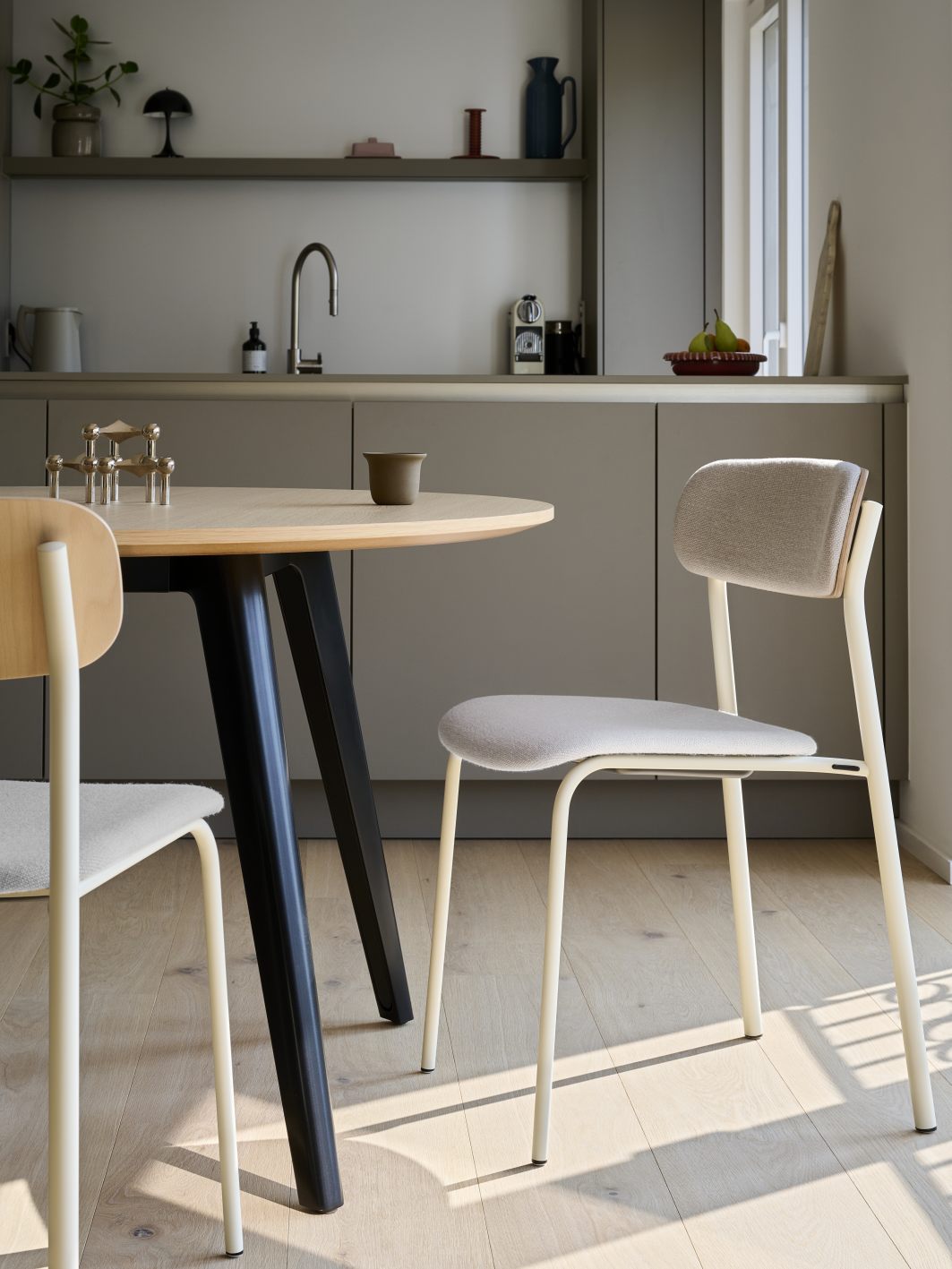 S 243 SPV / S243 SPV Tubular steel chair with upholstered seat Thonet 