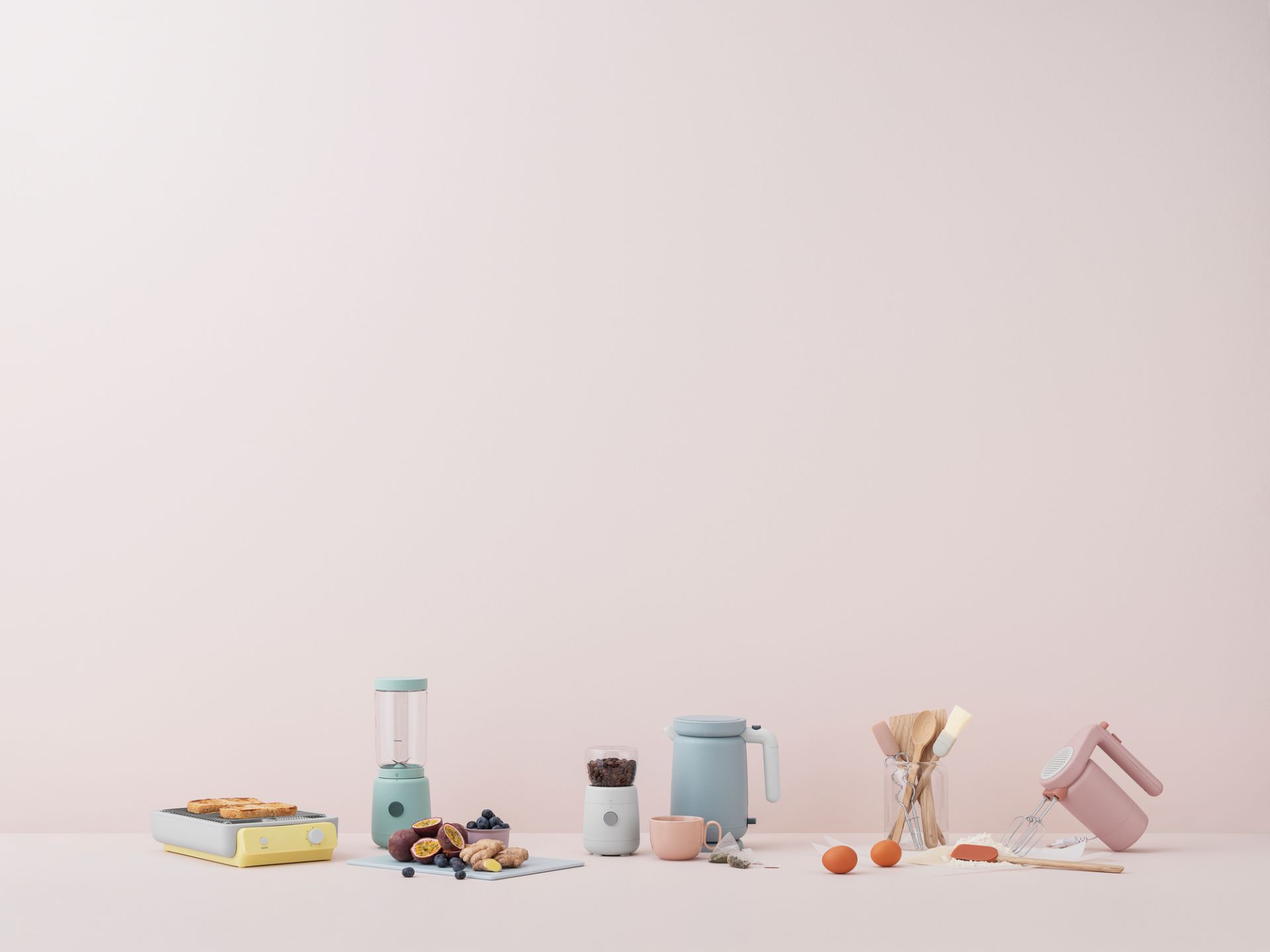 Foodie Hand mixer Light pink RIG TIG by Stelton