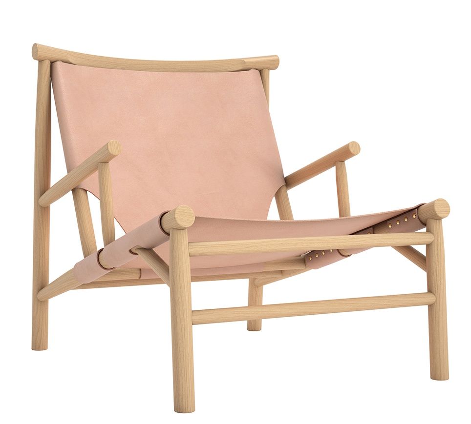 NORR11 Samurai Lounge Chair Sessel mit hellem Holzrahmen und rosafarbenem Lederbezug, seitliche Ansicht.