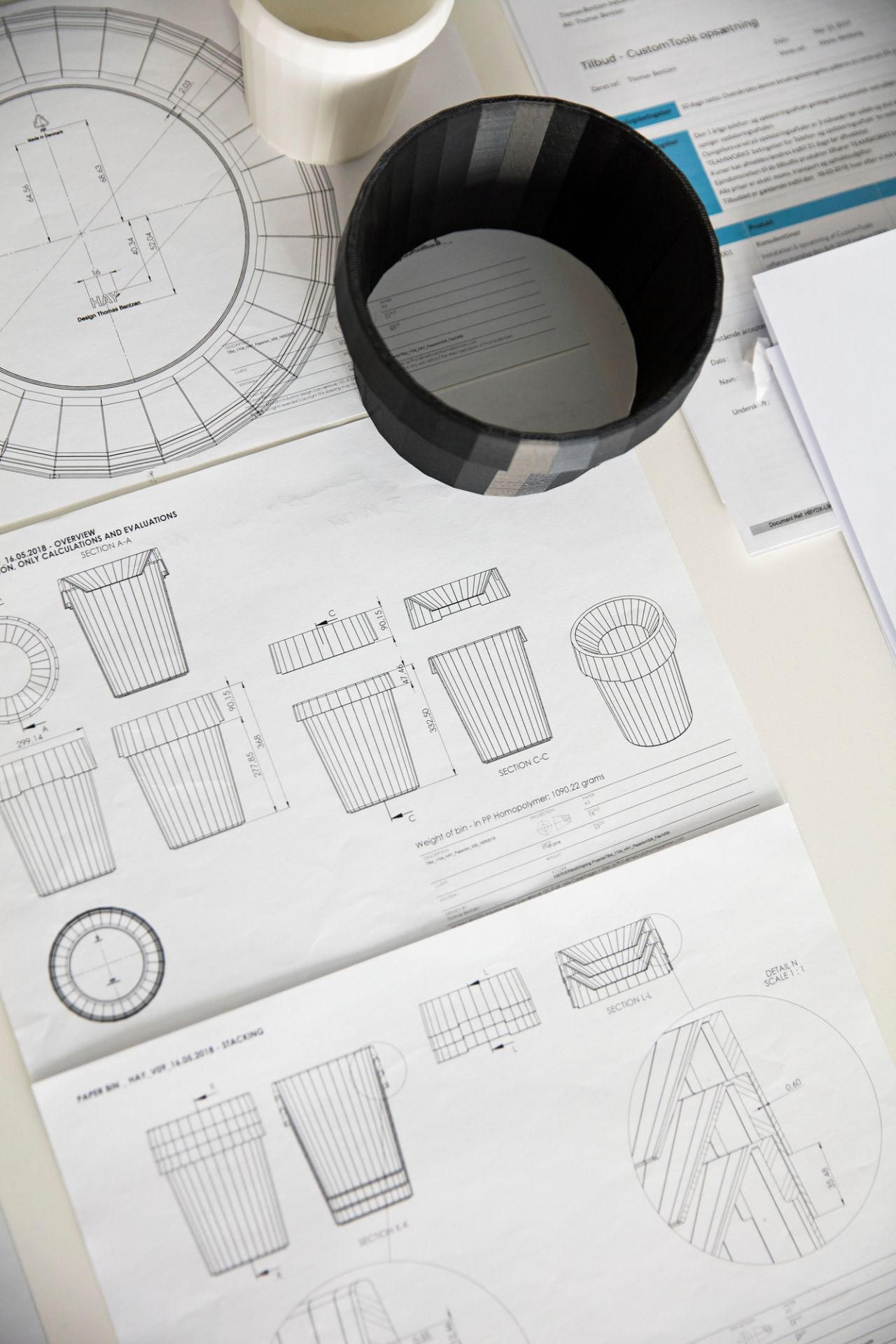 Shade Bin wastepaper bin Hay SINGLE PIECE