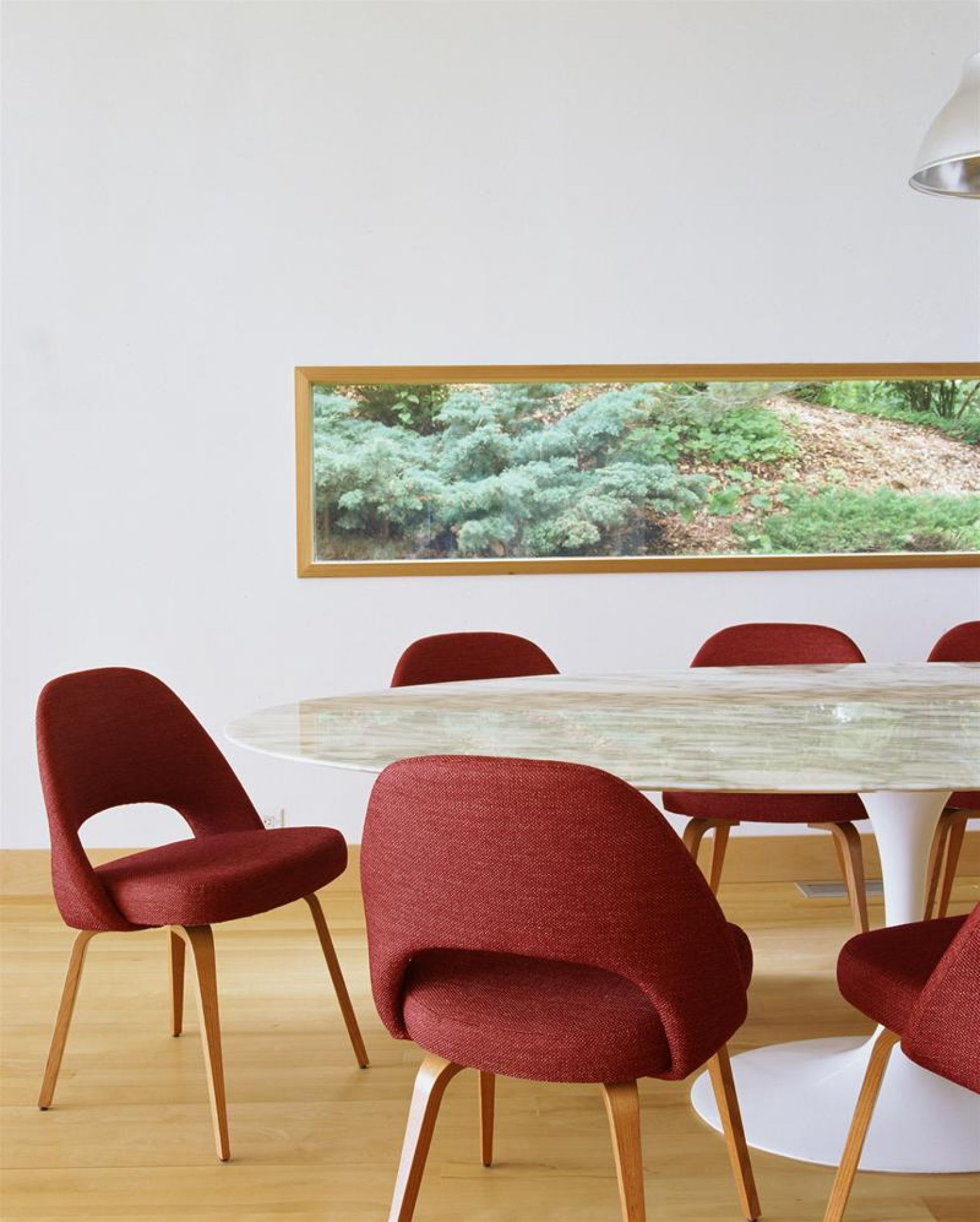 Saarinen dining table oval Knoll International