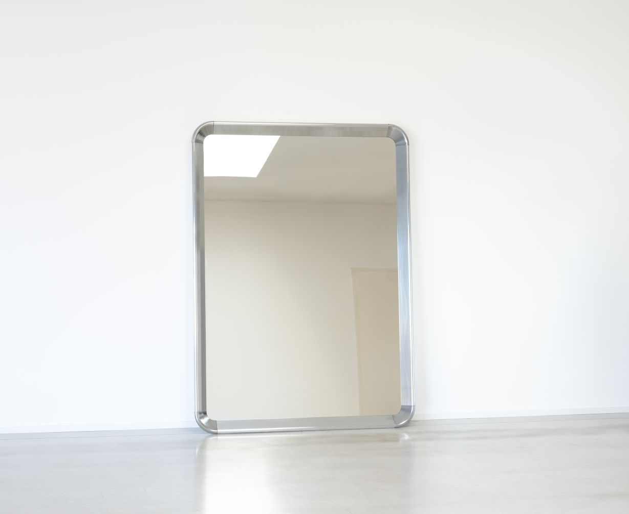 Deja-vu Mirror Magis