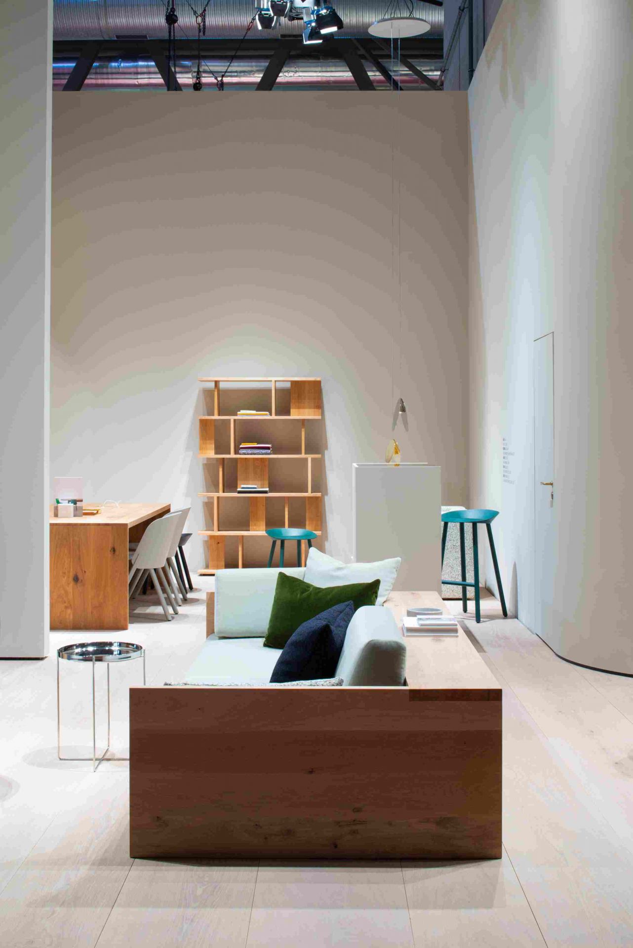 SH05 Arie shelf e15