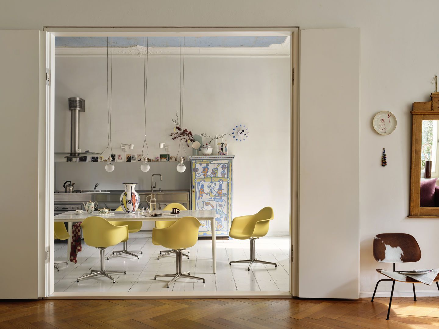 Eames Plastic Arm Chair DAL Chair Vitra
