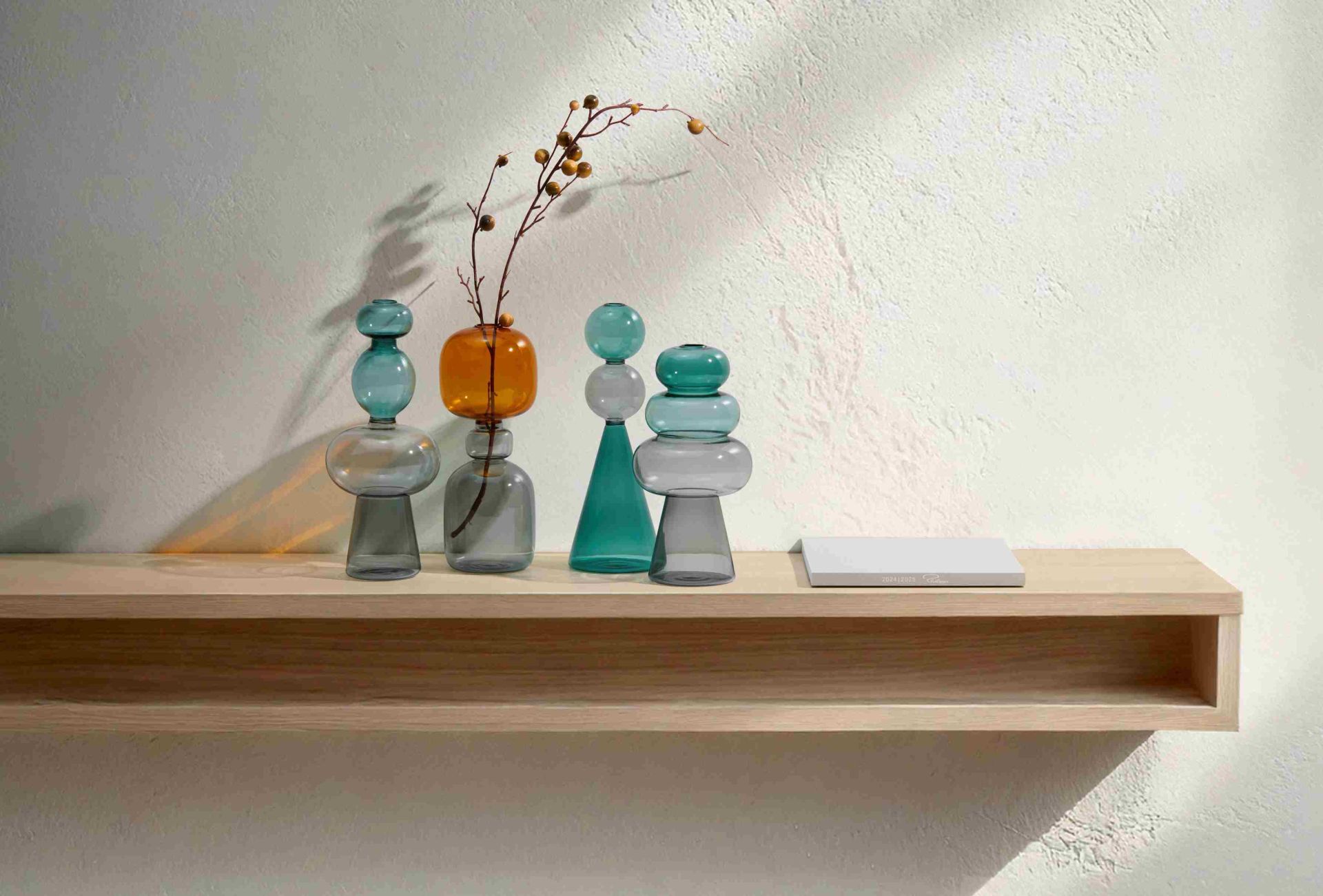 Curiosa vase hourglass Philippi