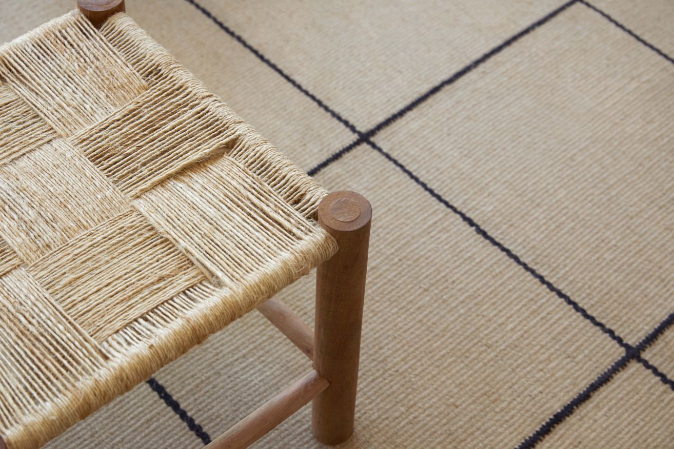 Roots Single Stool 03 Gan