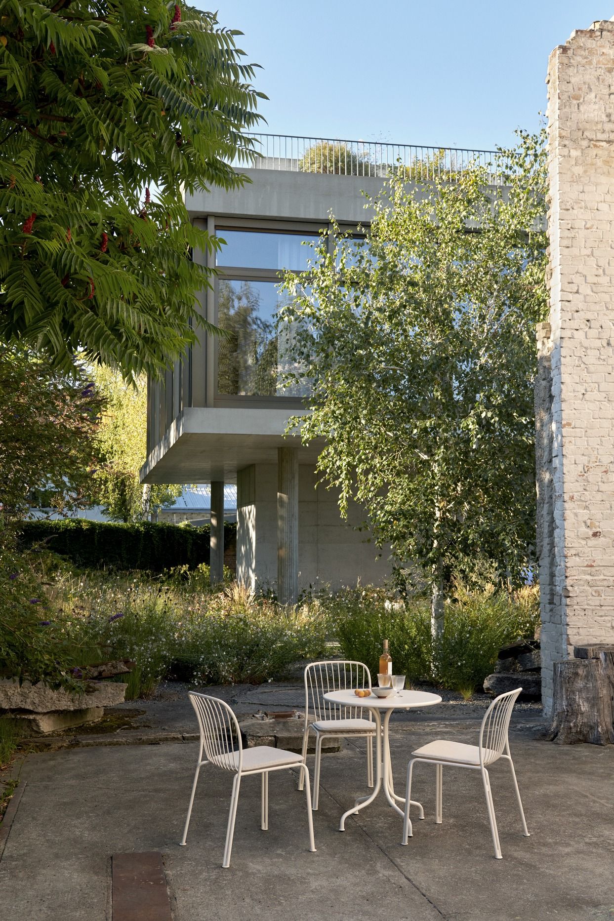 Thorvald SC96 / SC97 Outdoor Café table AndTradition 