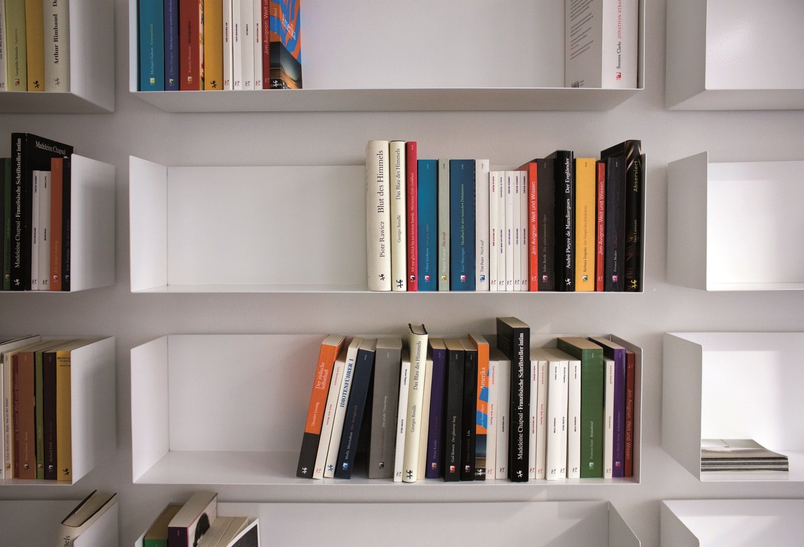 Bags book shelf A Linea1 by Müller Möbelwerkstätten