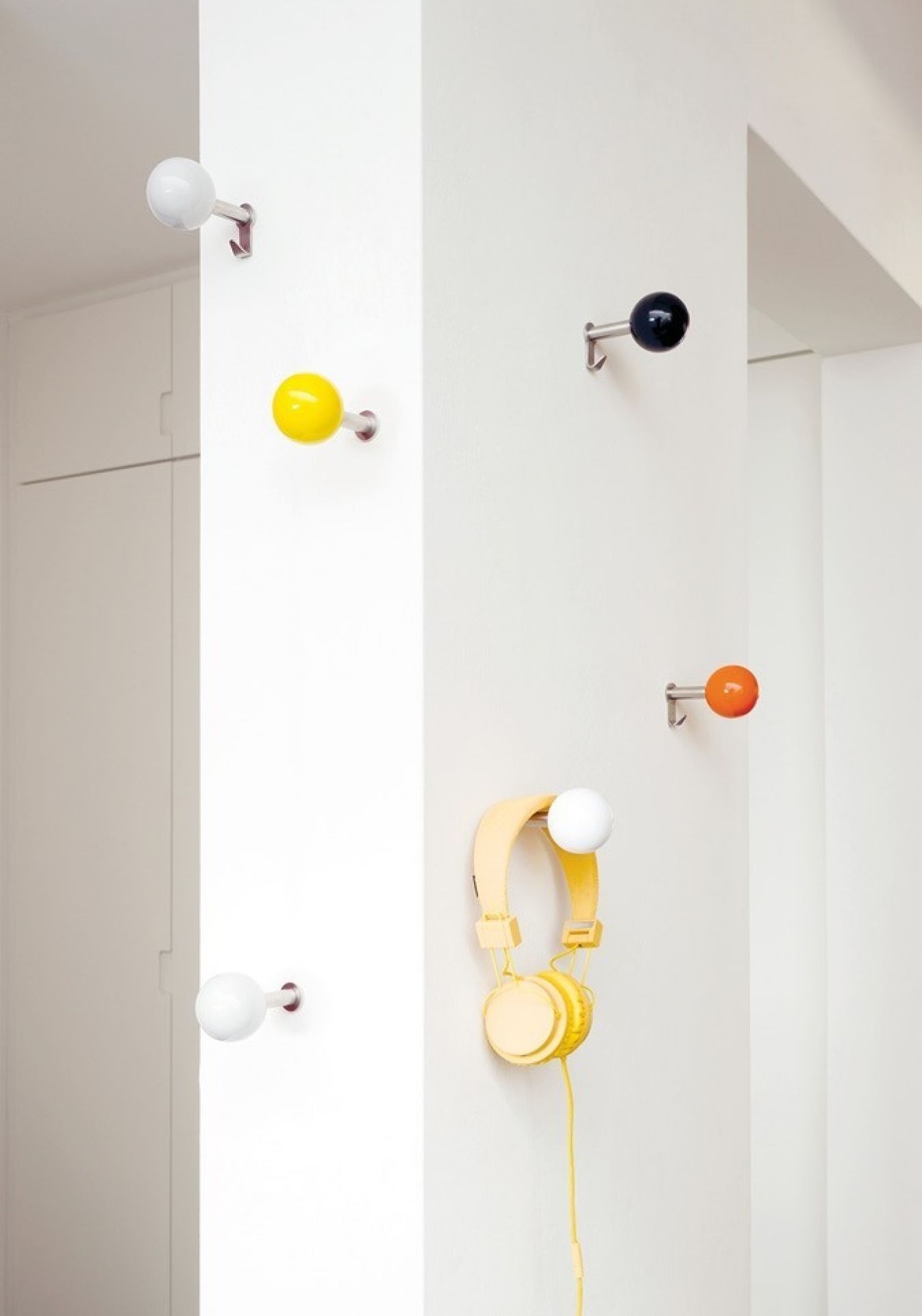 Dots wall hookS NUT TREE NATURAL OILED Schönbuch SINGLE PIECES