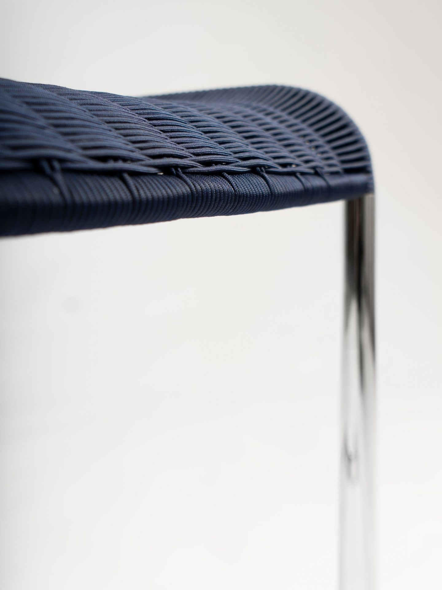 B25 Chair Dark blue Tecta