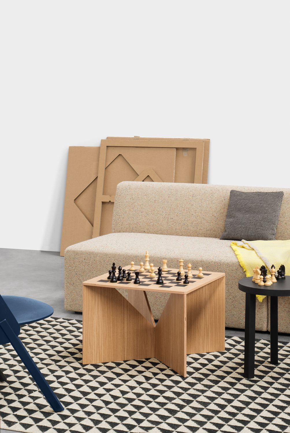 FK04 Calvert Chess coffee table oak e15
