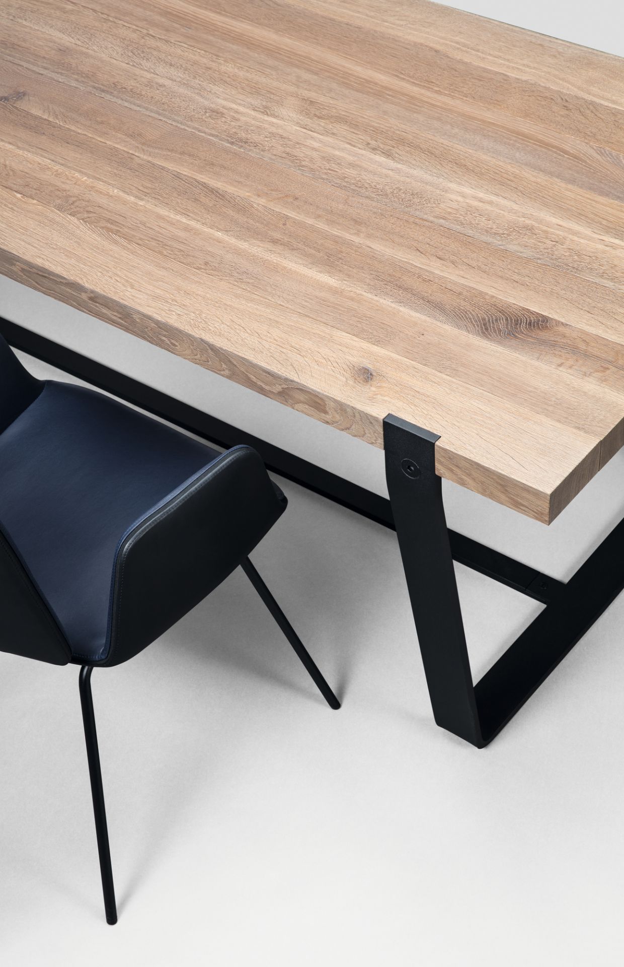 BB 11 Clamp table oak Janua