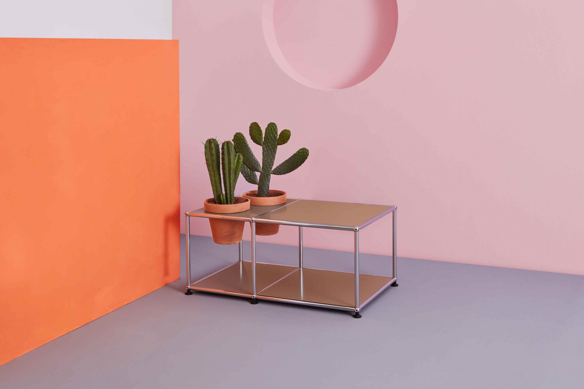 Plant worlds Side table USM Haller