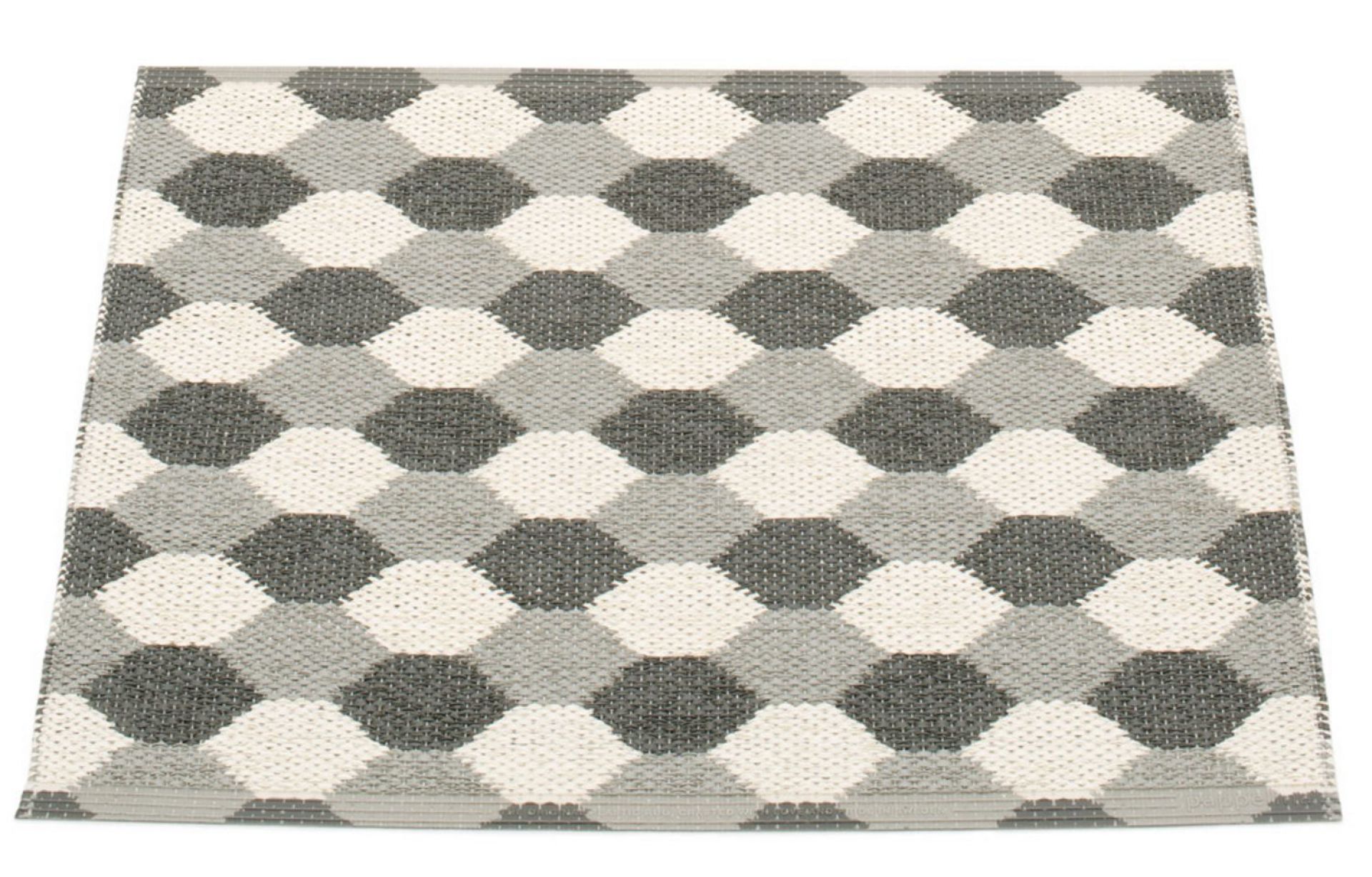Dana plastic carpet 70x60 warm gray Pappelina