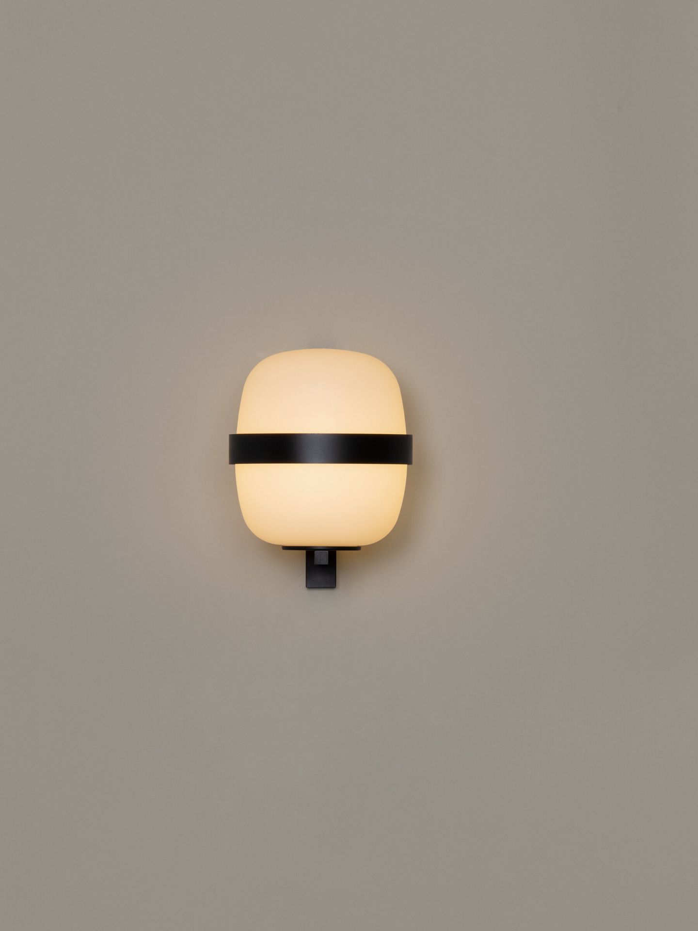 Wally Cestita wall lamp Black Santa & Cole SINGLE PIECES
