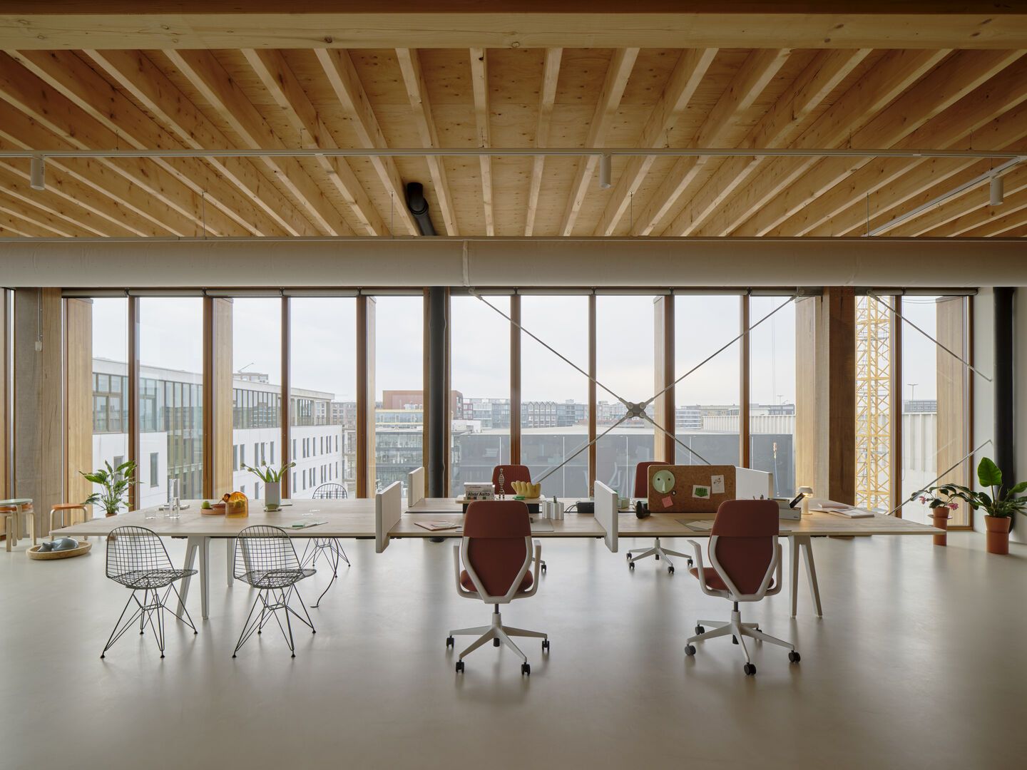 DKR-2 Wire Chair with seat and back cushion Vitra
