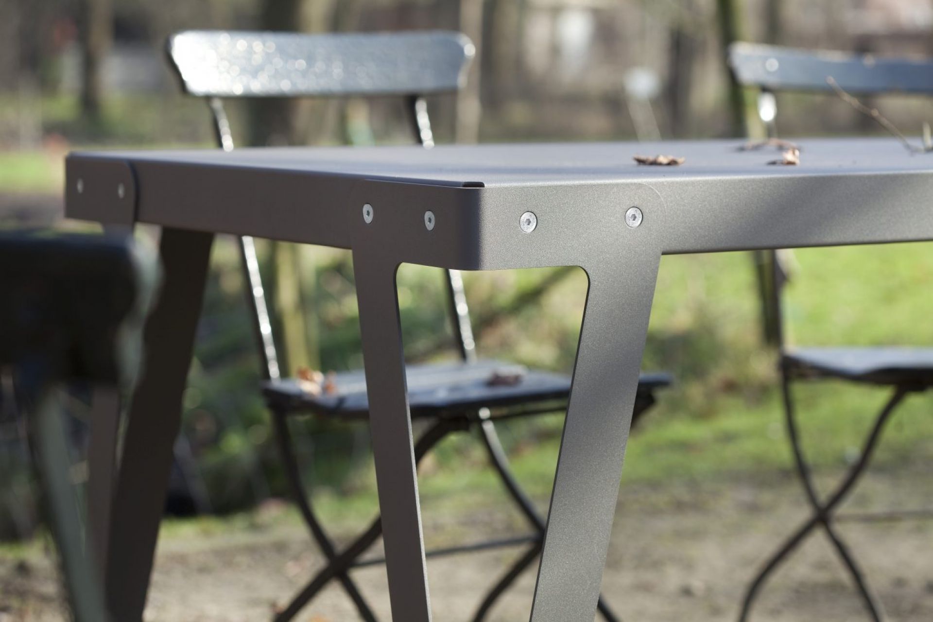 Lloyd Outdoor Table Functionals