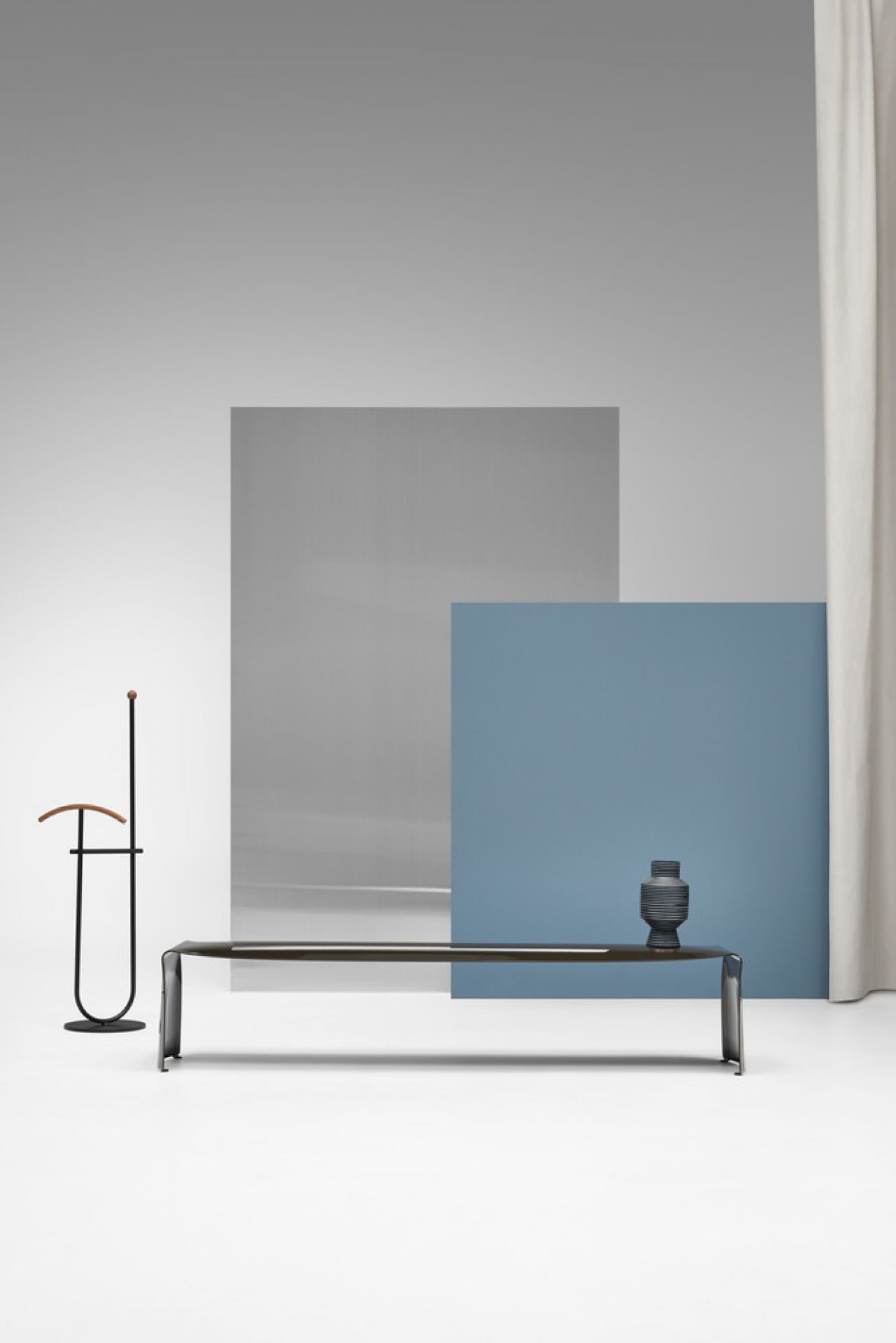 Ombre Valet Stand MDF Italia