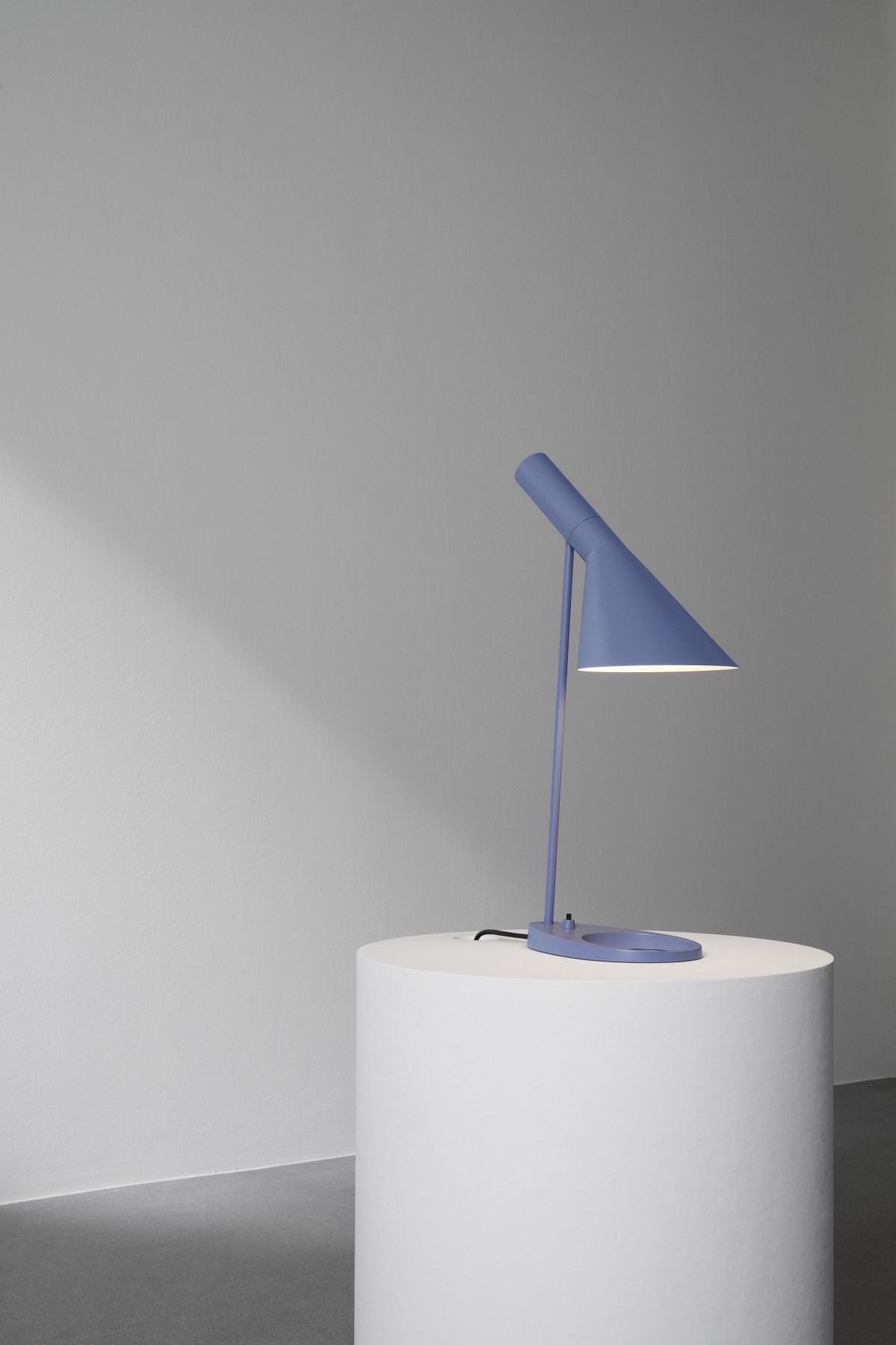 AJ table lamp Louis Poulsen