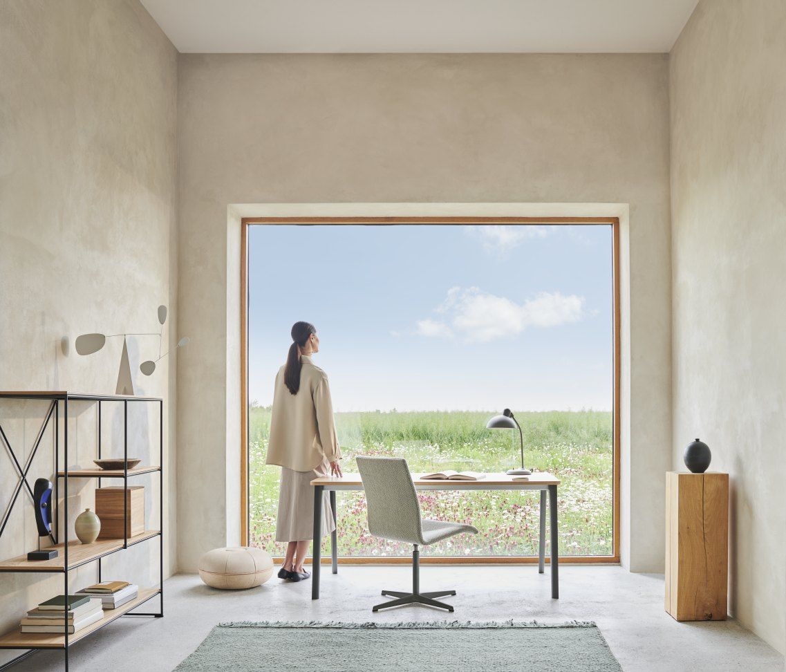 Pluralis table Fritz Hansen