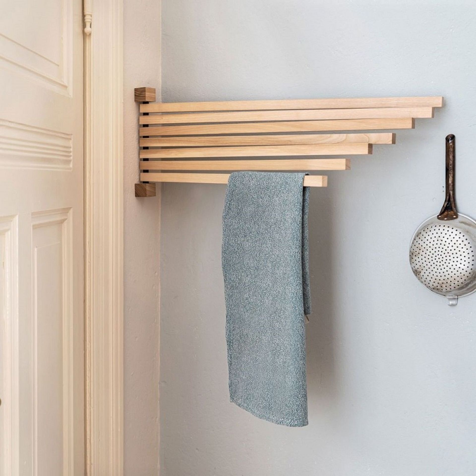 Pavo L Peacock Wall hanger large Side by Side