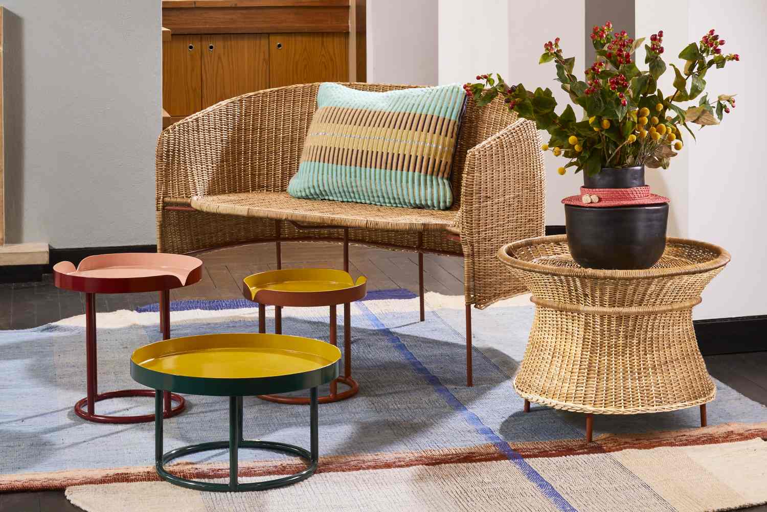 Caribe Natural Basket Table Outdoor ames