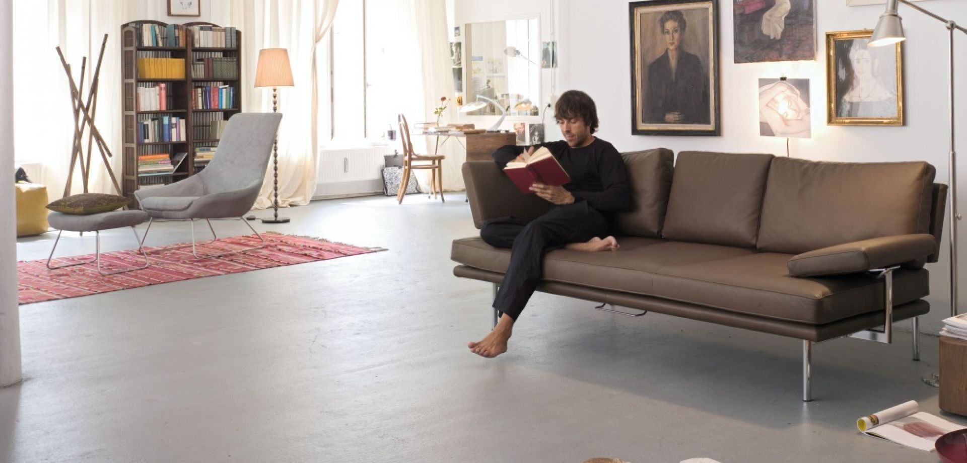 LIVING PLATFORM Sofa with two functional armrests Walter Knoll