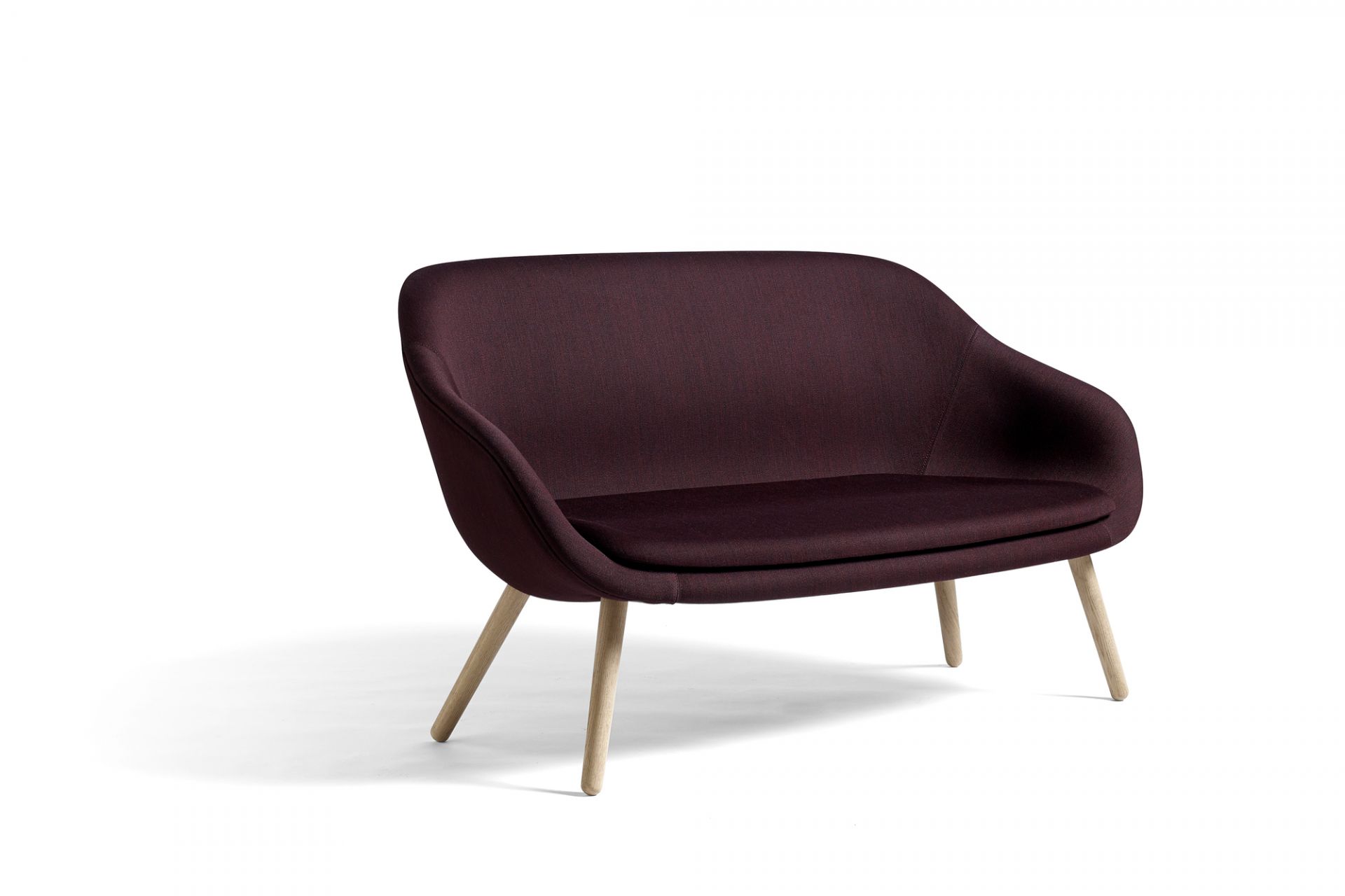 About a Lounge AAL Sofa Hay