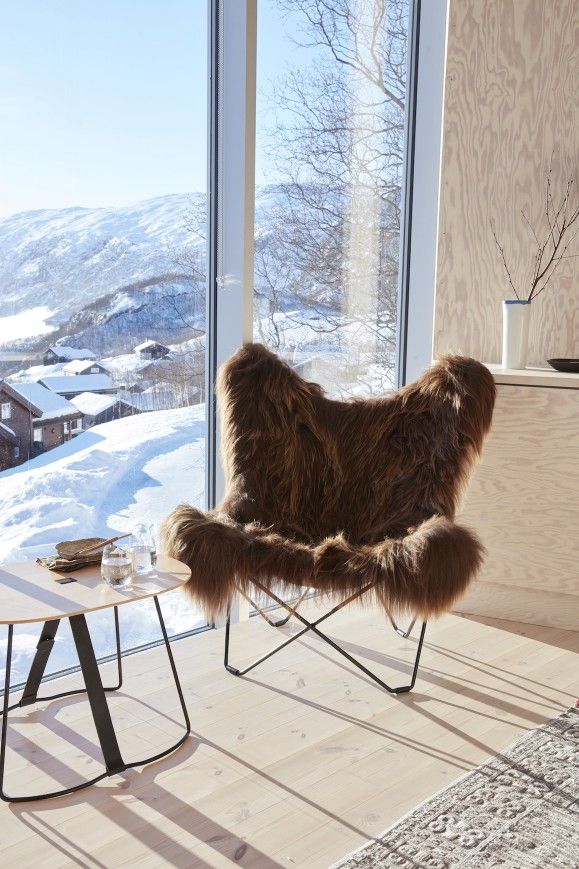 Iceland Mariposa Butterfly chair sheepskin Cuero   