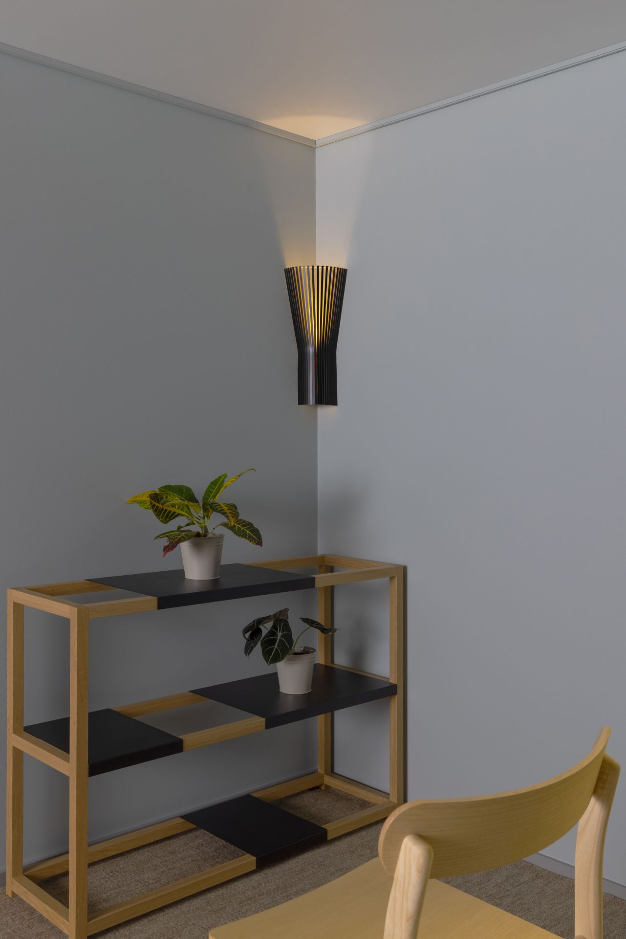 Secto 4237 corner lamp Secto Design