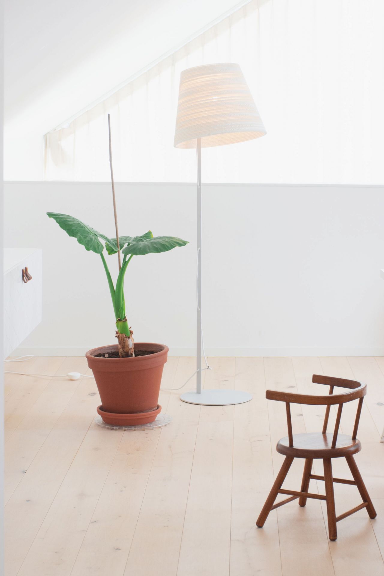 Tilt Floor Lamp Scraplights white Graypants