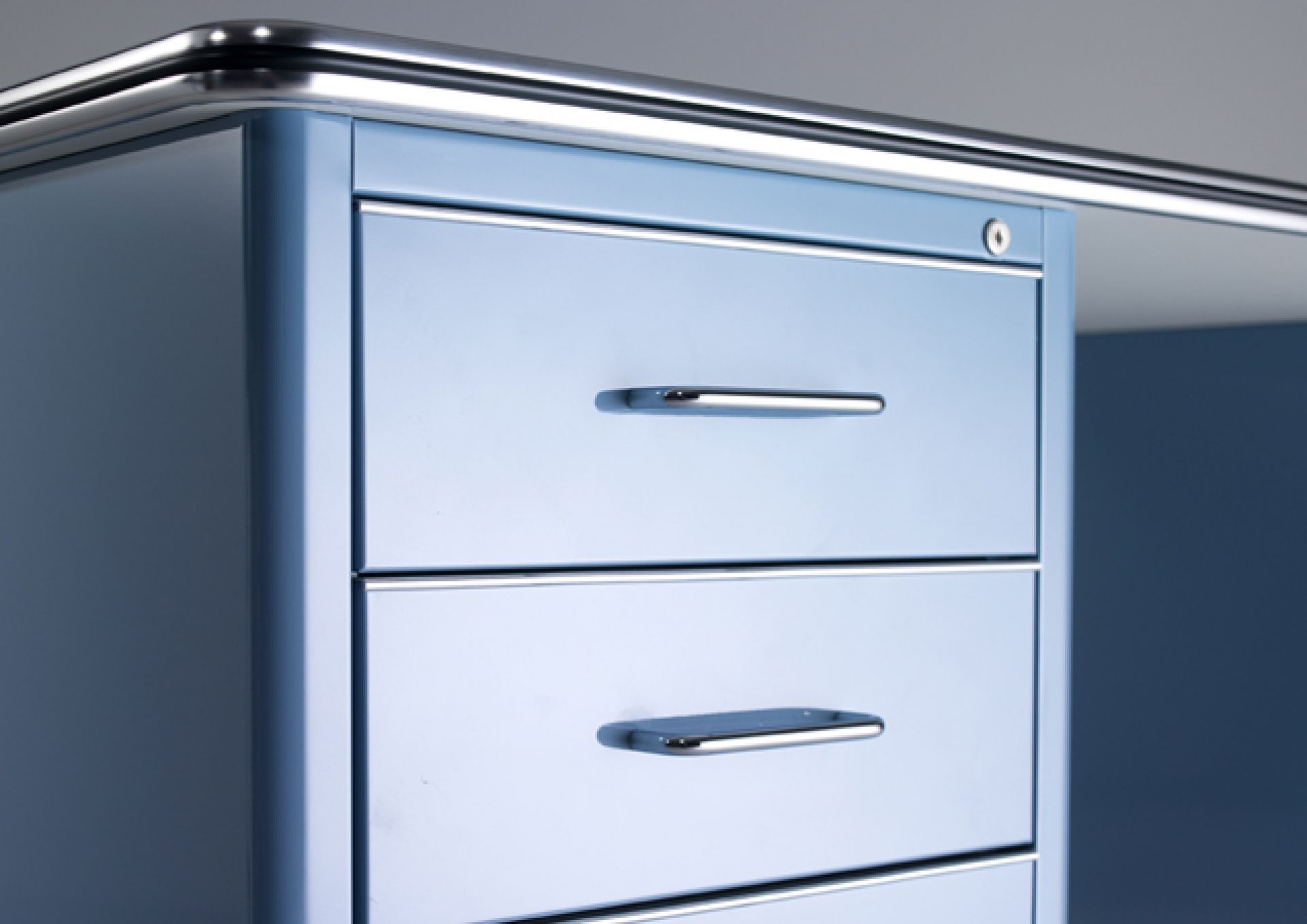 TB228 Classic Line Desk Müller Möbelfabrikation