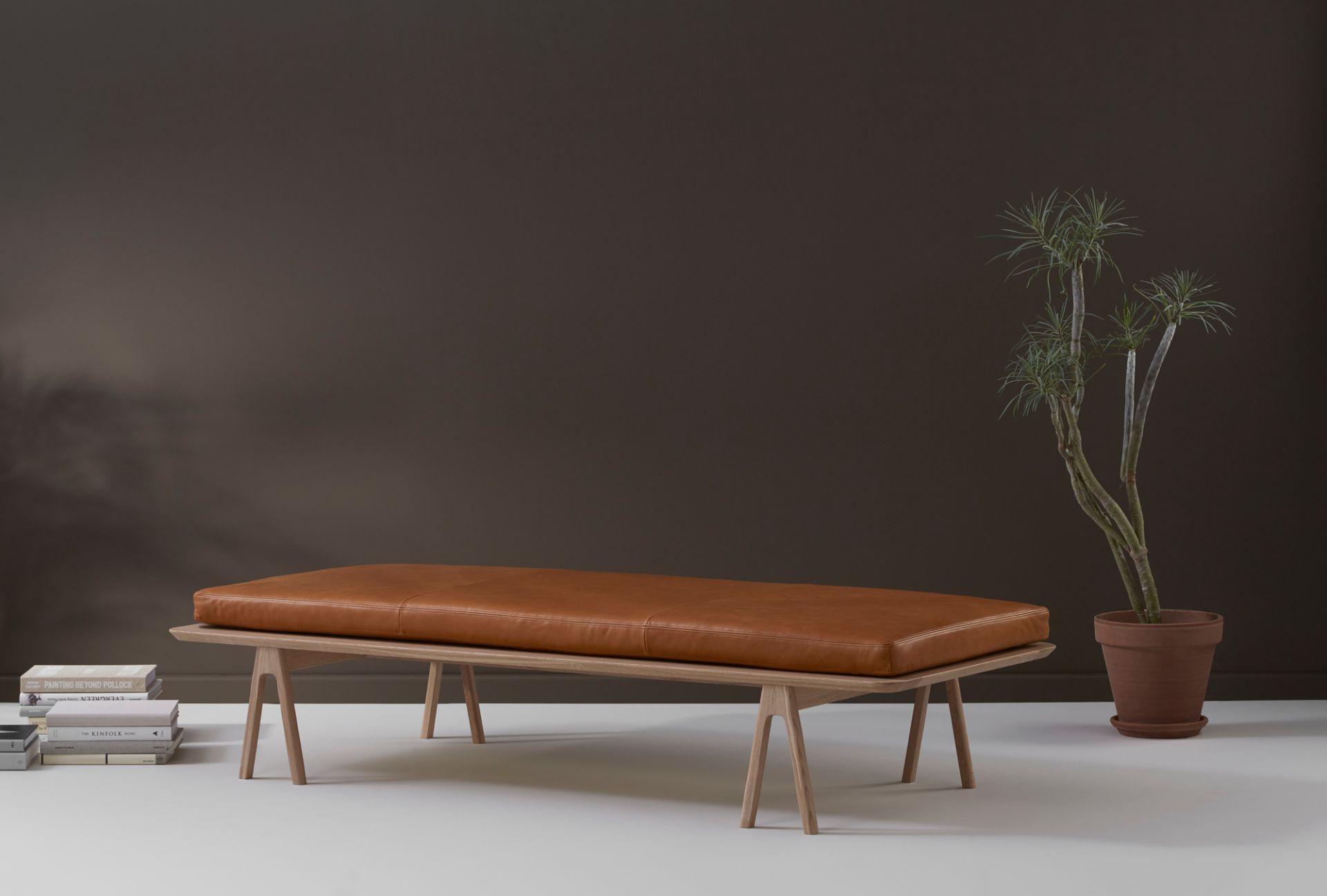 Level Daybed White/Black Woud