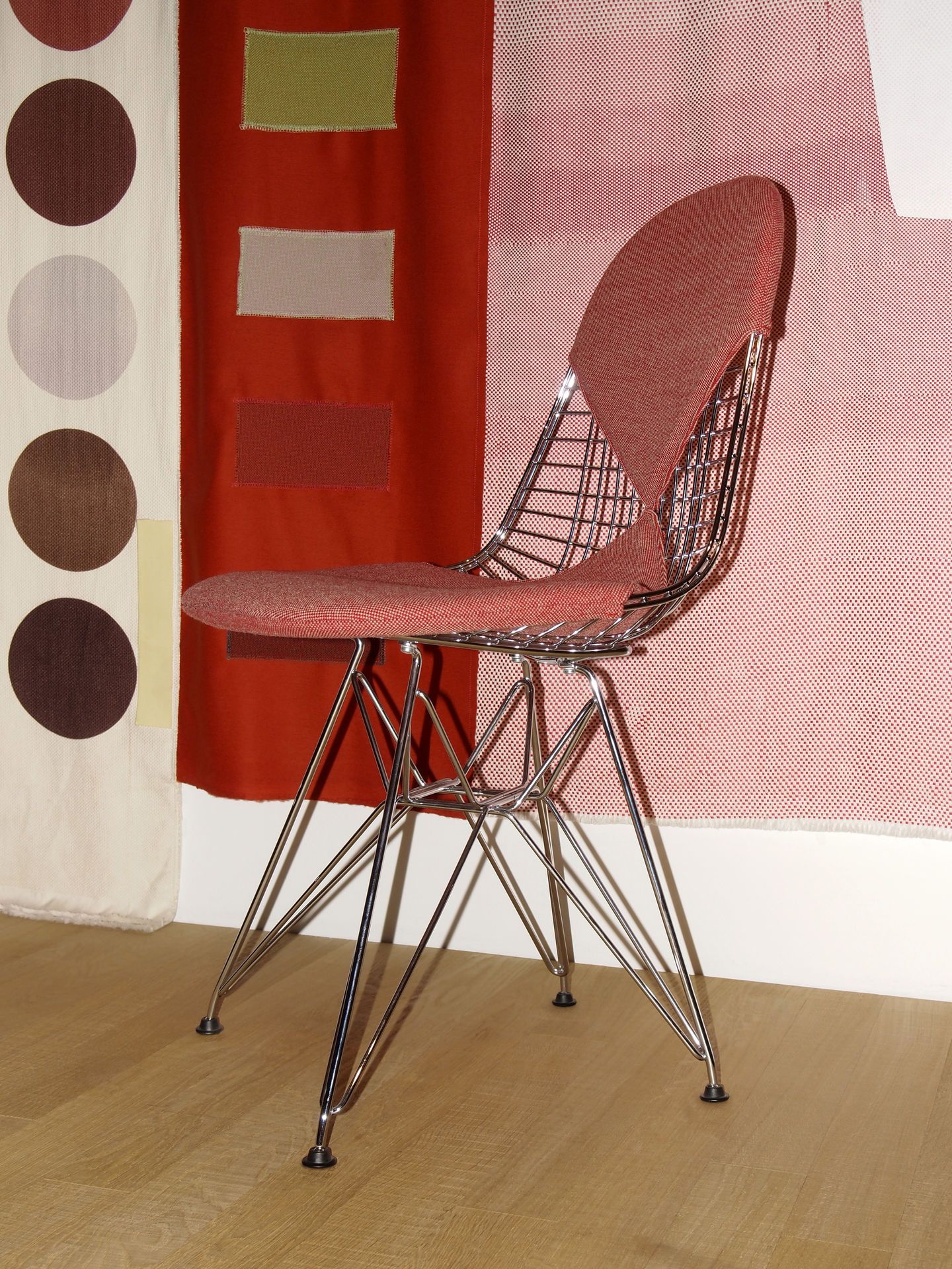 DKR-2 Wire Chair with seat and back cushion Vitra