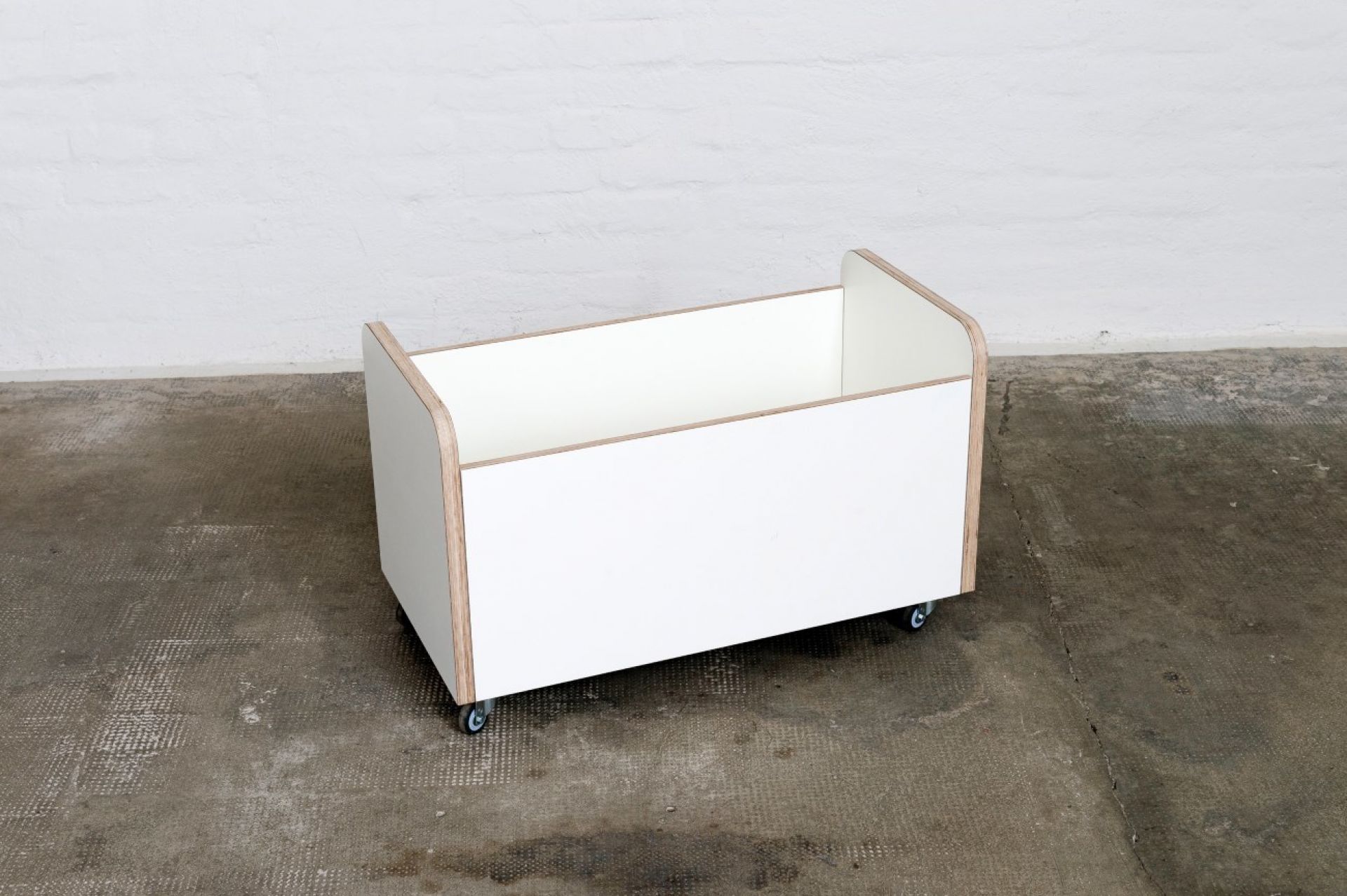 Growing Table Rolling Box Chest Pure Position
